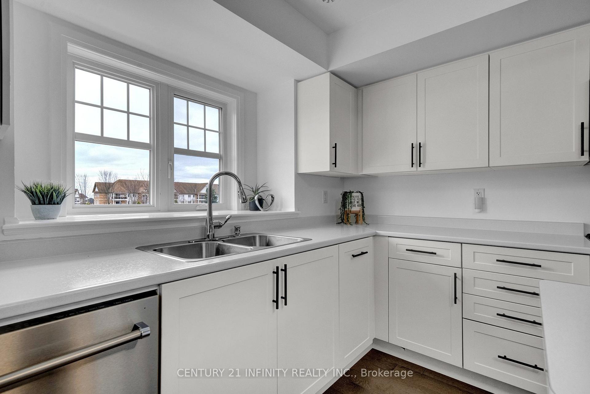 Photo 8 of 30 King William Way, Clarington, Bowmanville — HOMEH