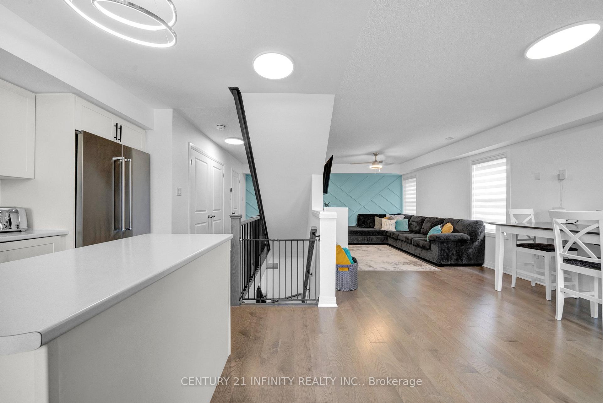 Photo 17 of 30 King William Way, Clarington, Bowmanville — HOMEH