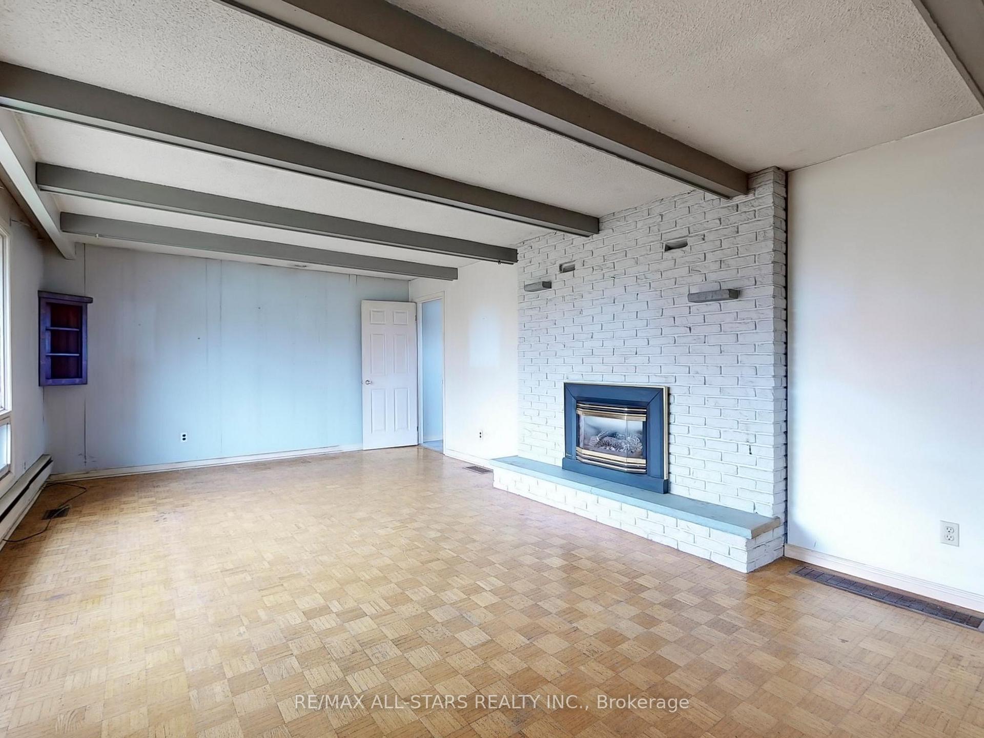 Photo 4 of 67 Irving Drive, Georgina, Pefferlaw — HOMEH