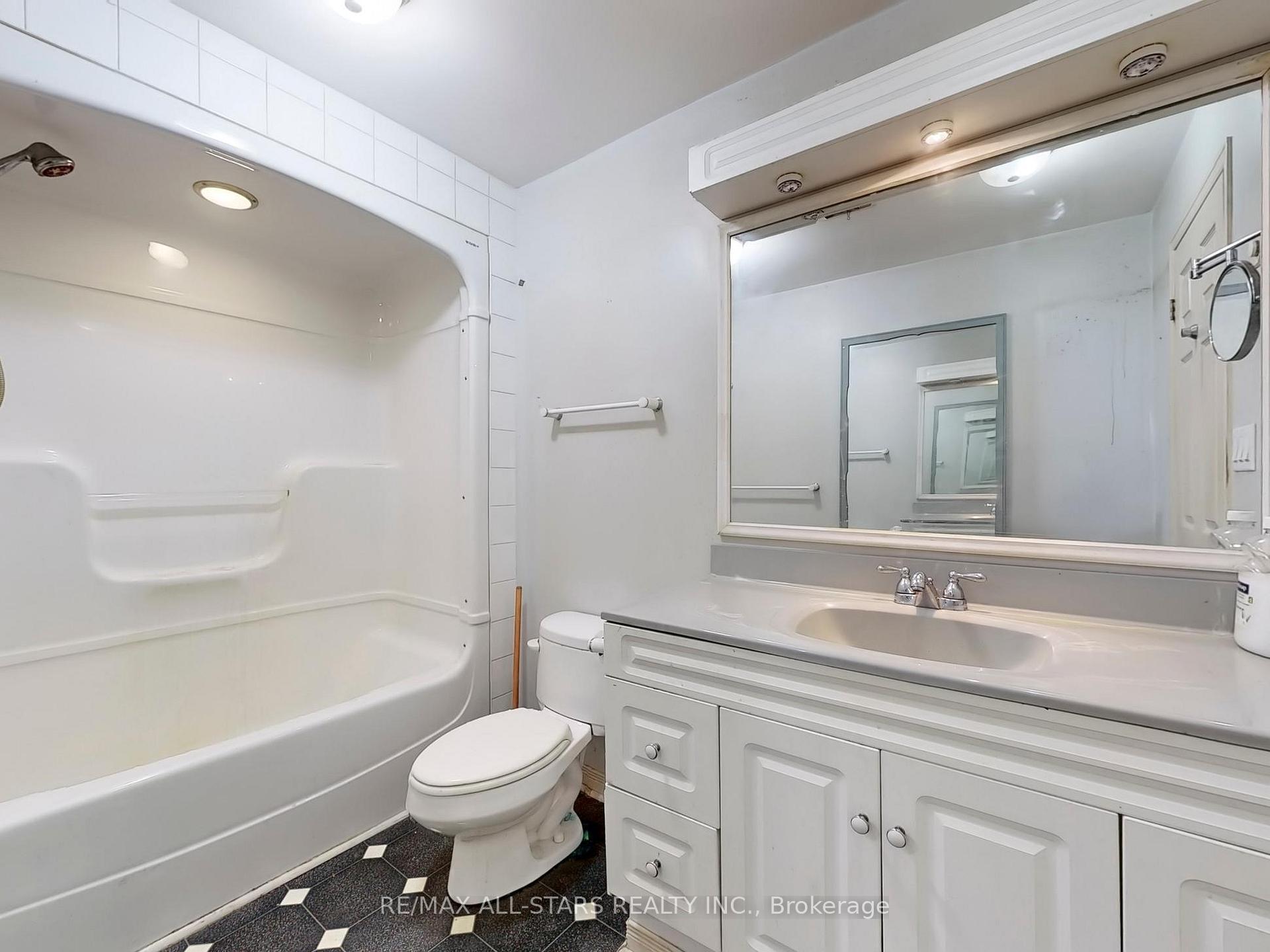 Photo 11 of 67 Irving Drive, Georgina, Pefferlaw — HOMEH