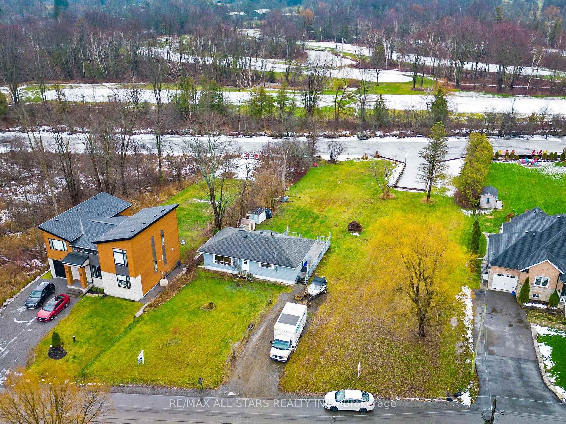 Photo 27 of 67 Irving Drive, Georgina, Pefferlaw — HOMEH