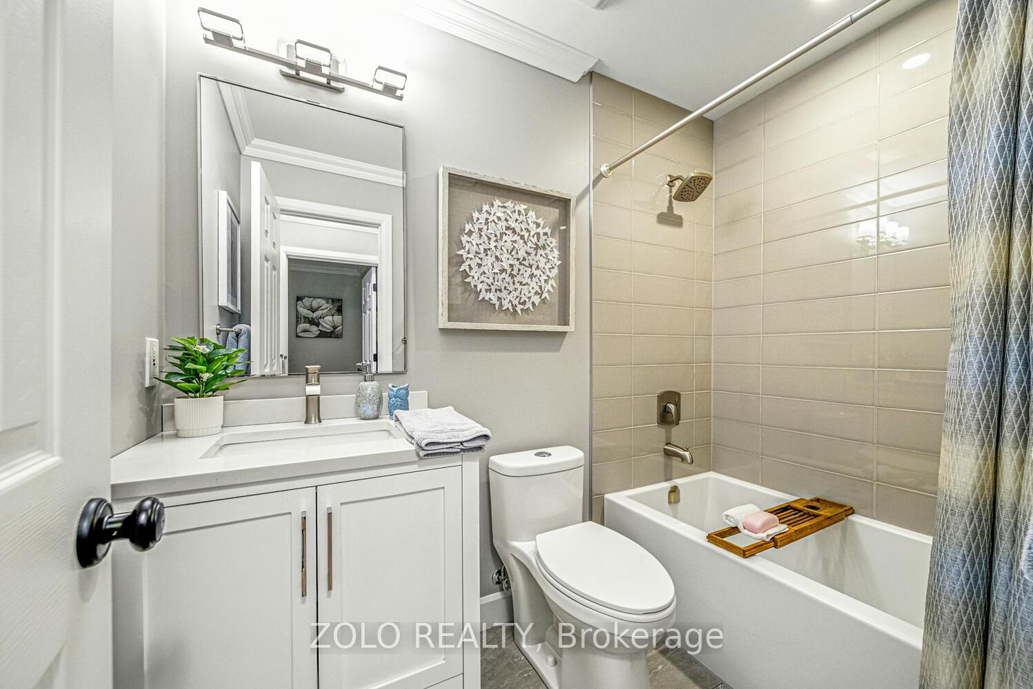 Photo 1 of 13 Glen Eagles Drive, Clarington, Courtice — HOMEH