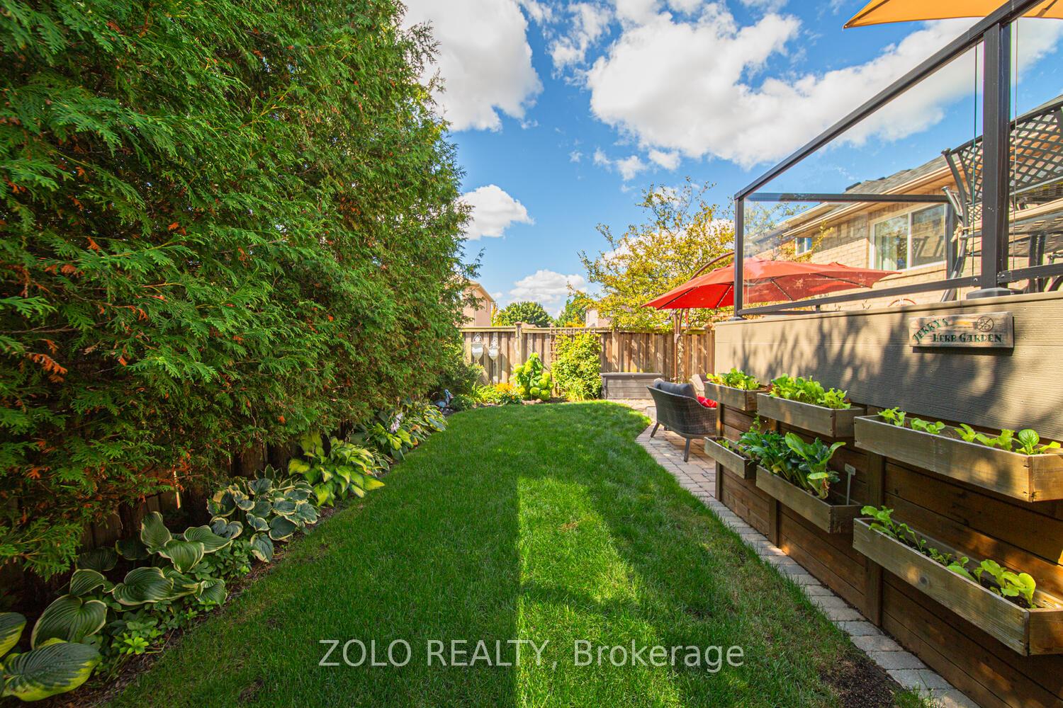 Photo 11 of 13 Glen Eagles Drive, Clarington, Courtice — HOMEH