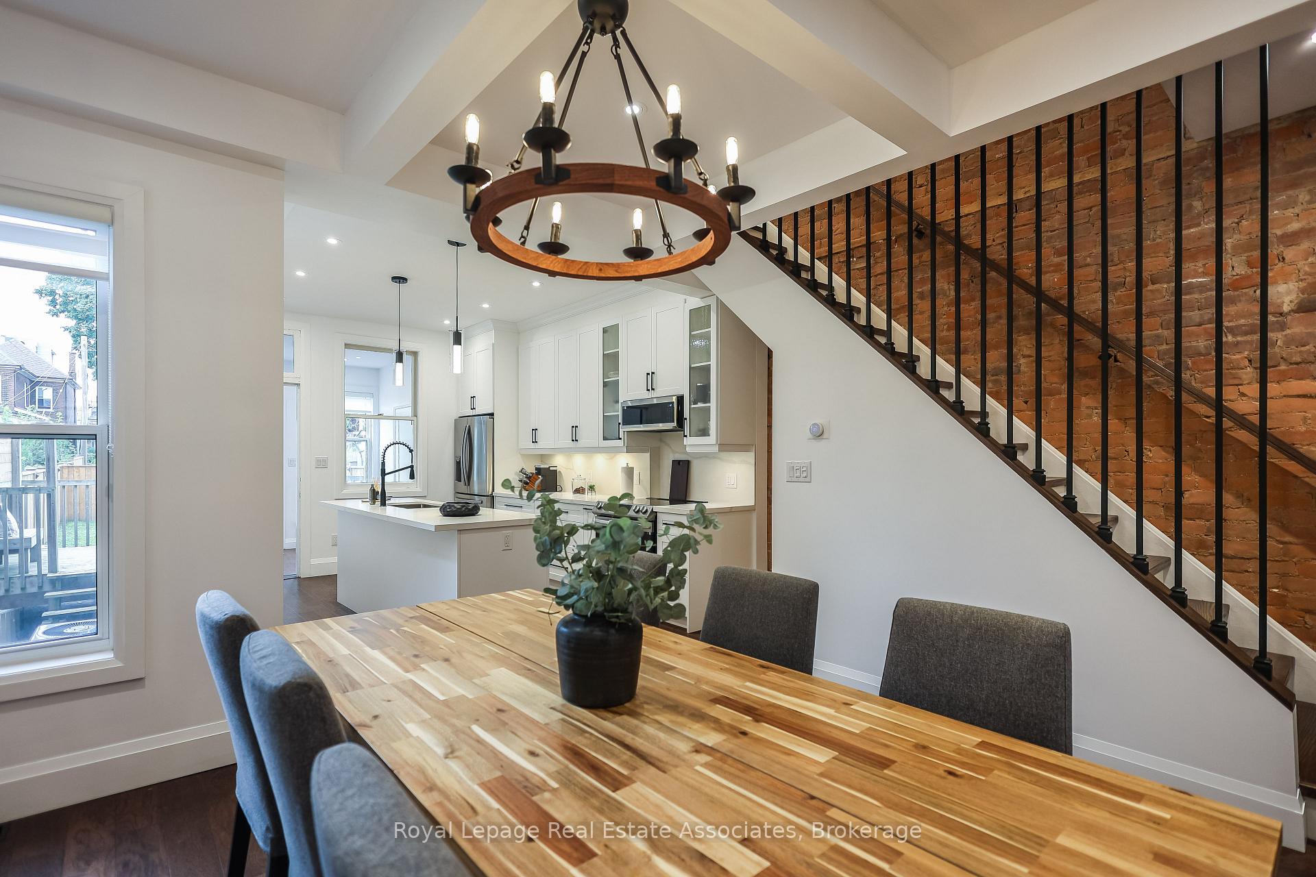 Photo 1 of 211 John Street N, Hamilton, Beasley — HOMEH