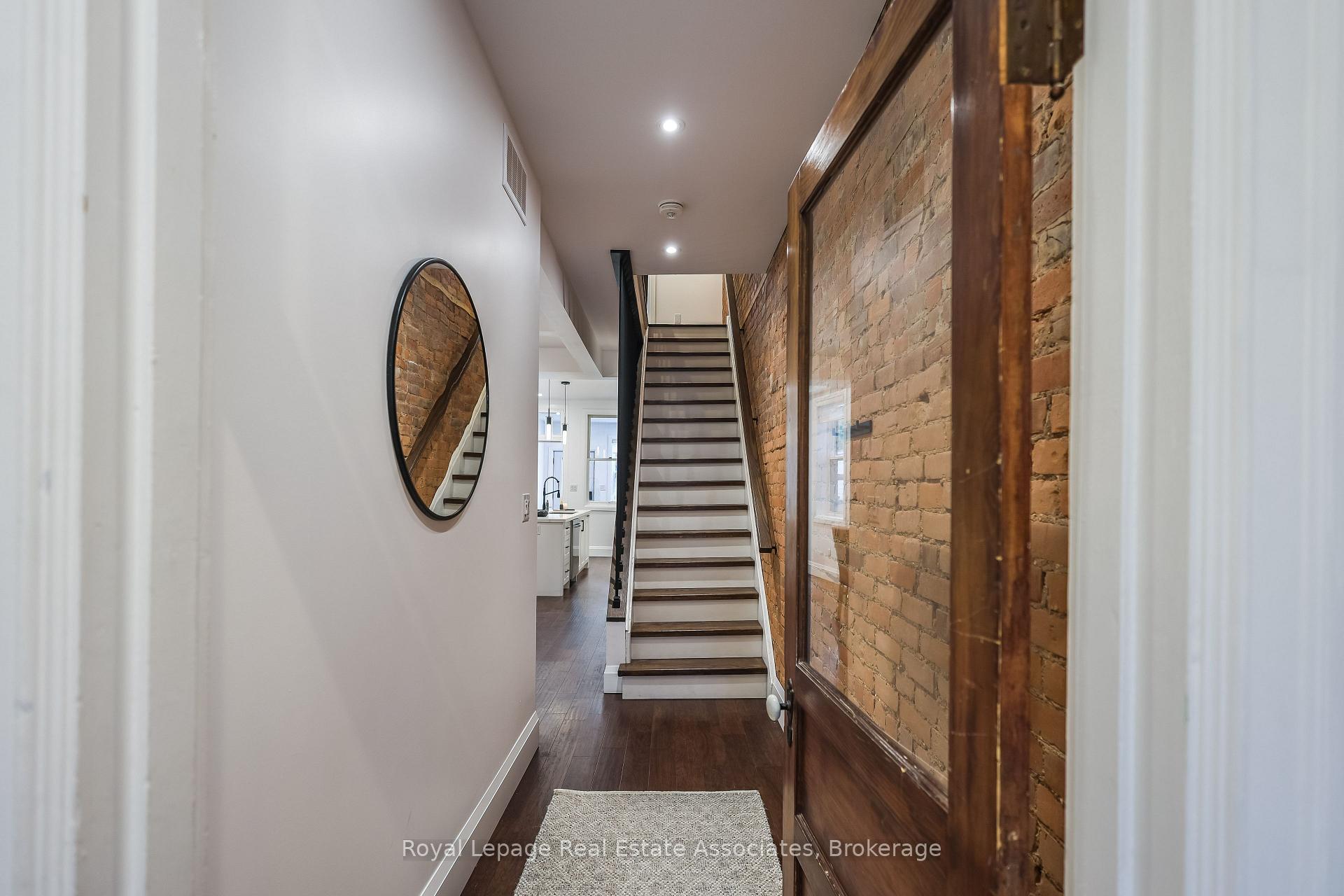 Photo 4 of 211 John Street N, Hamilton, Beasley — HOMEH