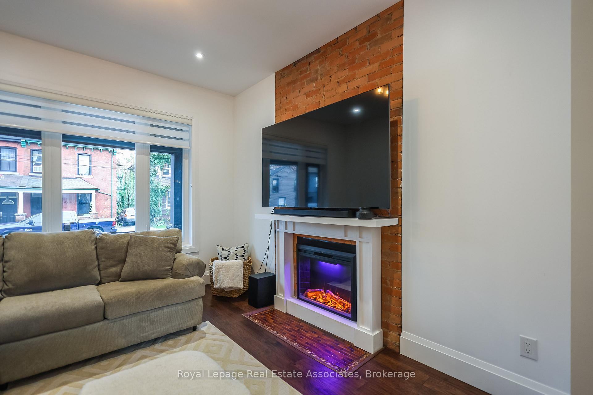 Photo 8 of 211 John Street N, Hamilton, Beasley — HOMEH