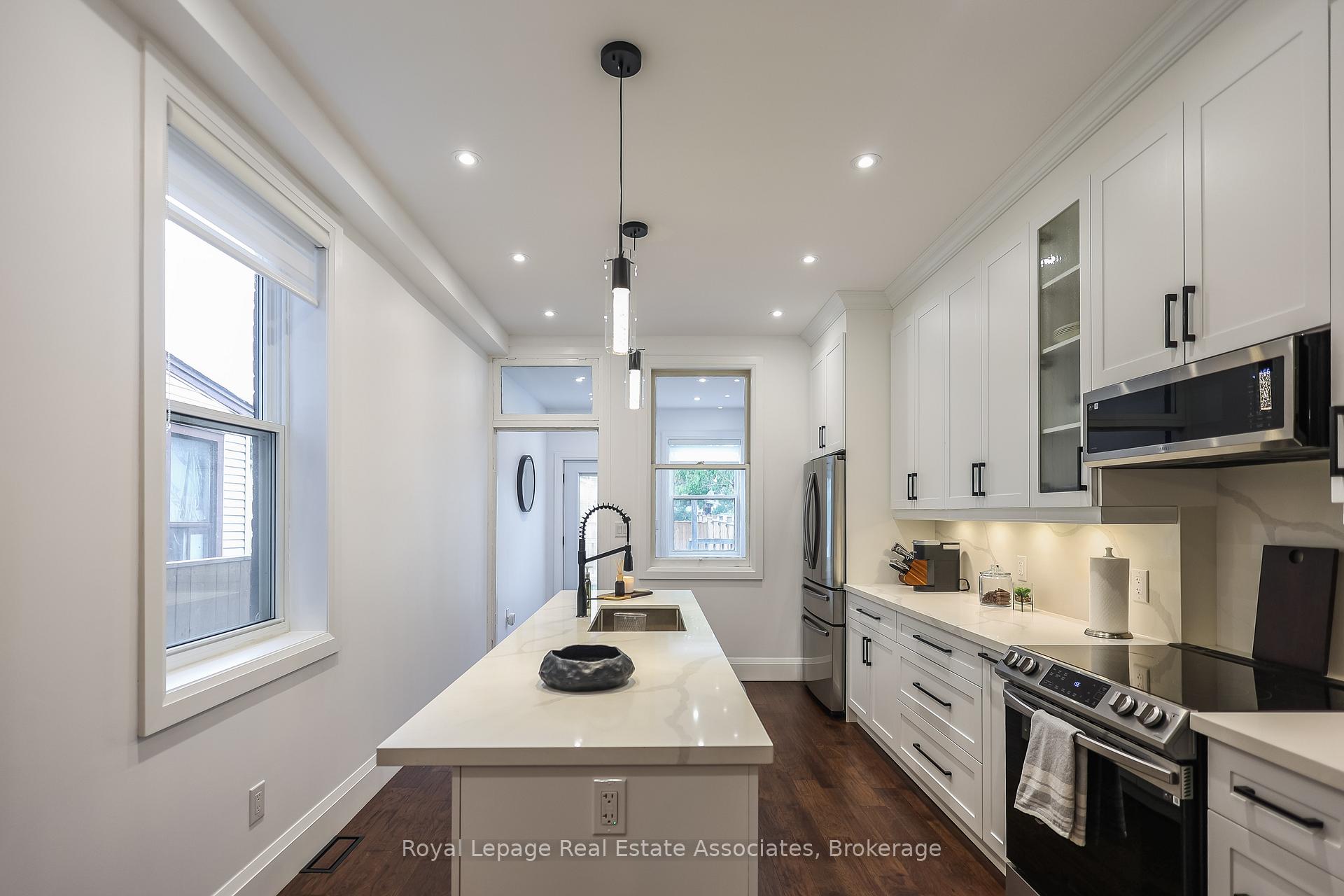 Photo 12 of 211 John Street N, Hamilton, Beasley — HOMEH