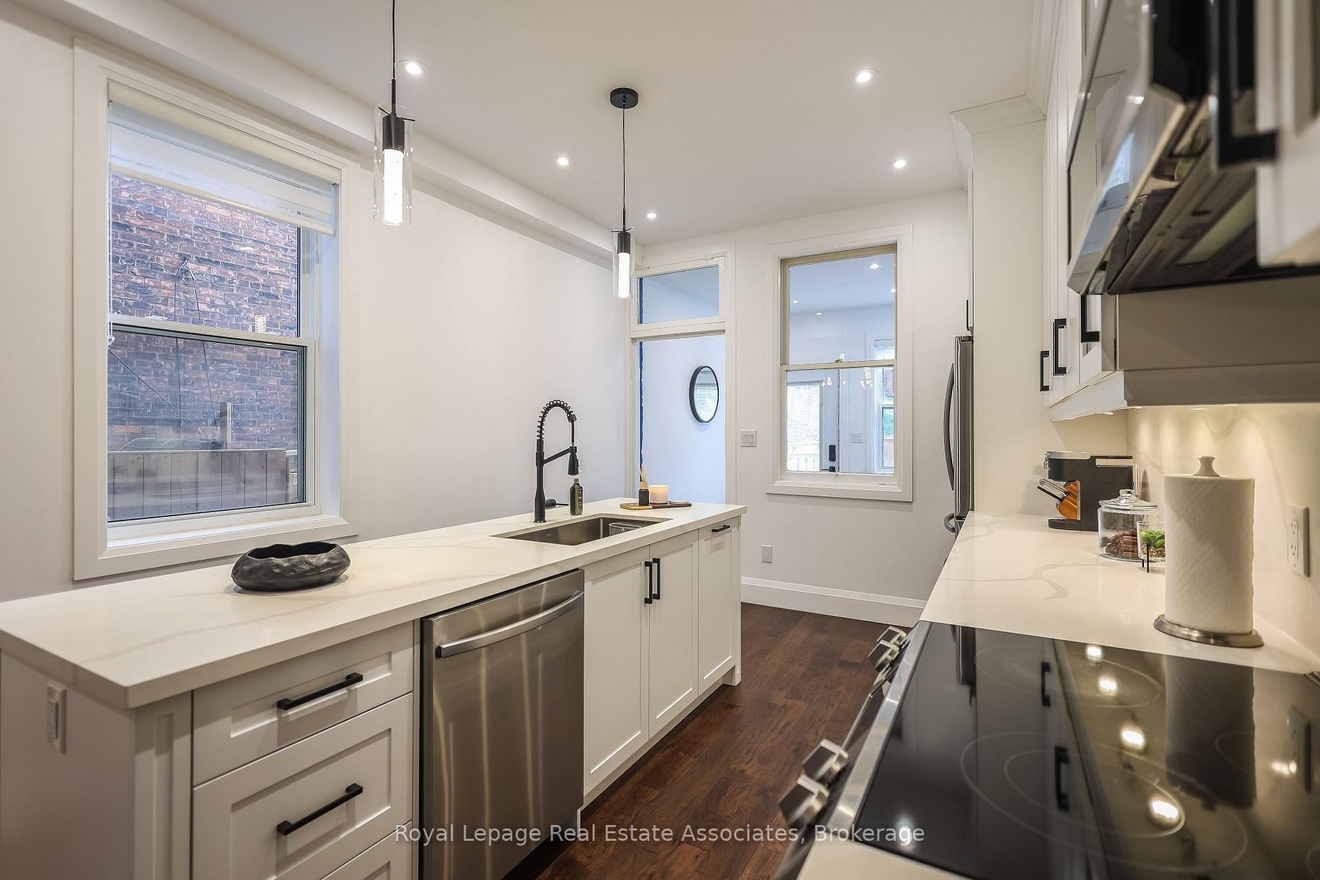 Photo 15 of 211 John Street N, Hamilton, Beasley — HOMEH