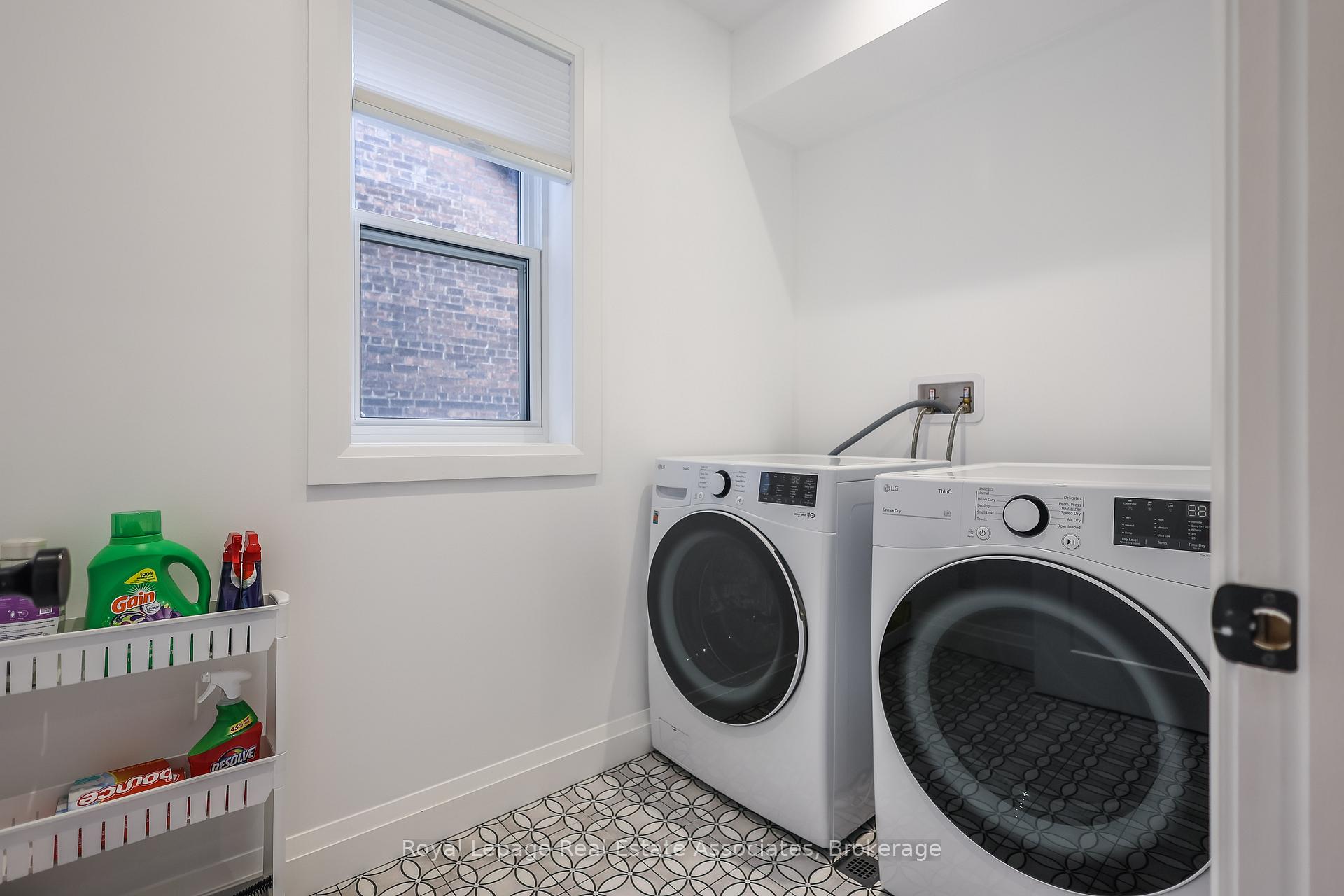 Photo 20 of 211 John Street N, Hamilton, Beasley — HOMEH