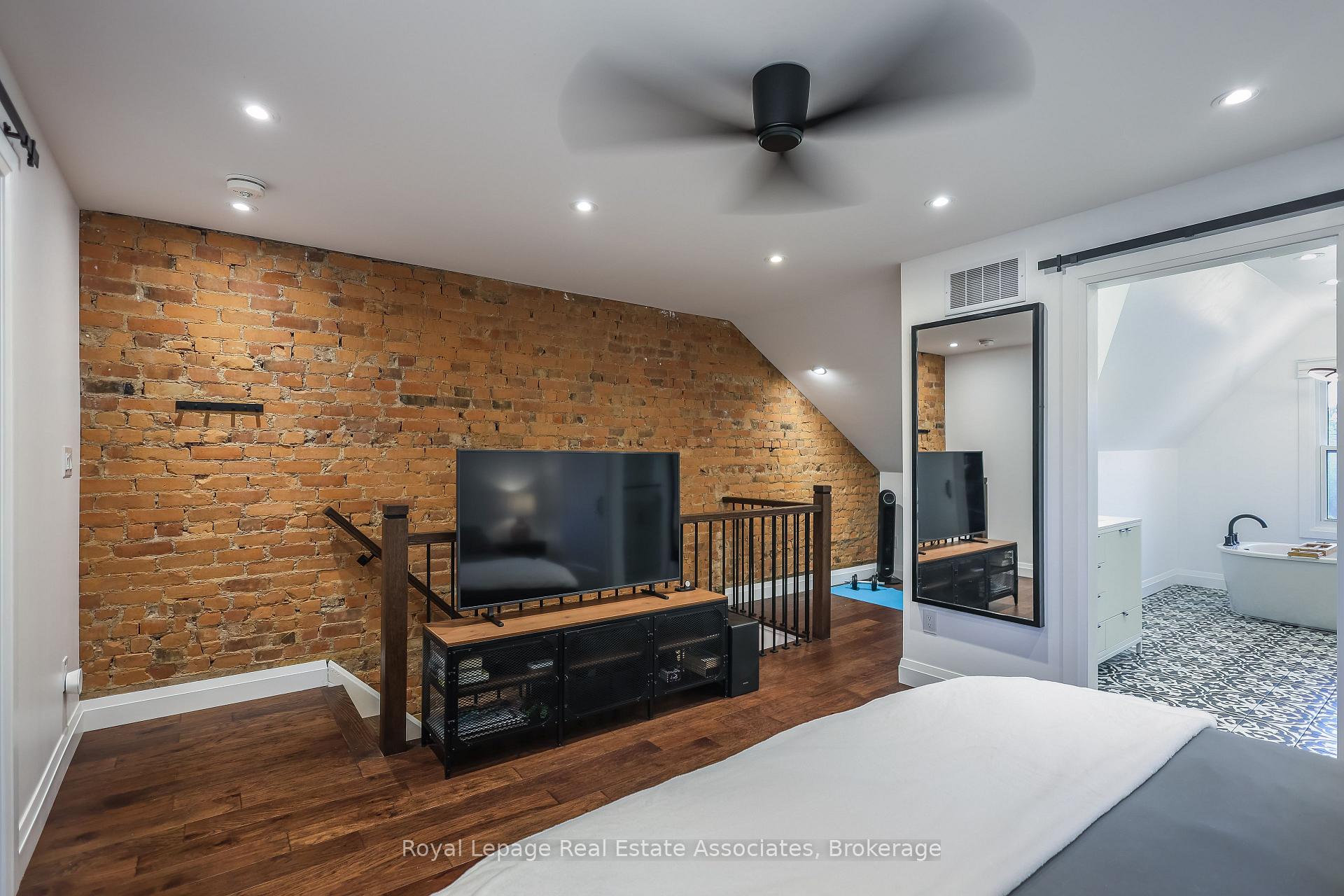 Photo 31 of 211 John Street N, Hamilton, Beasley — HOMEH