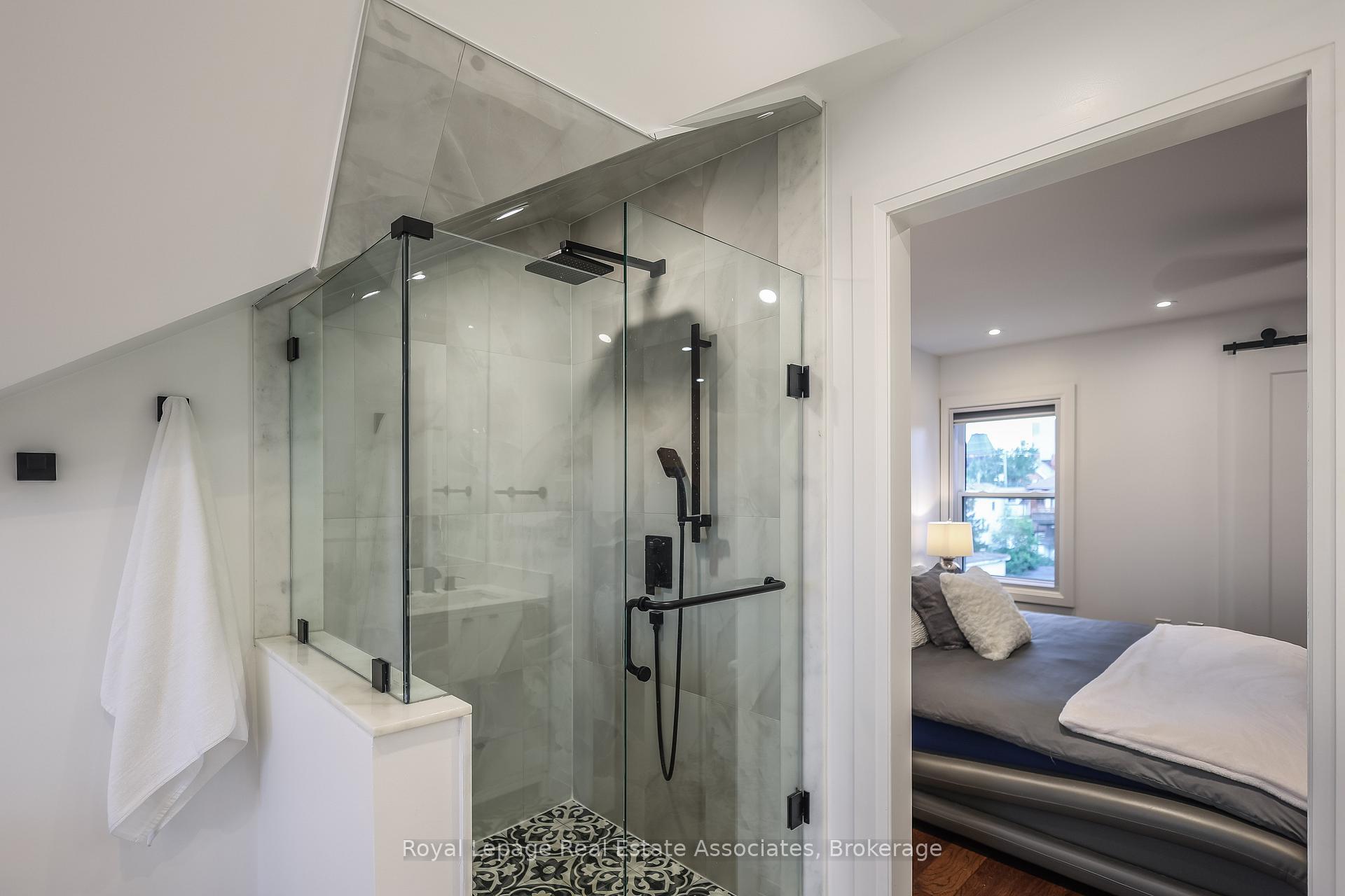 Photo 37 of 211 John Street N, Hamilton, Beasley — HOMEH