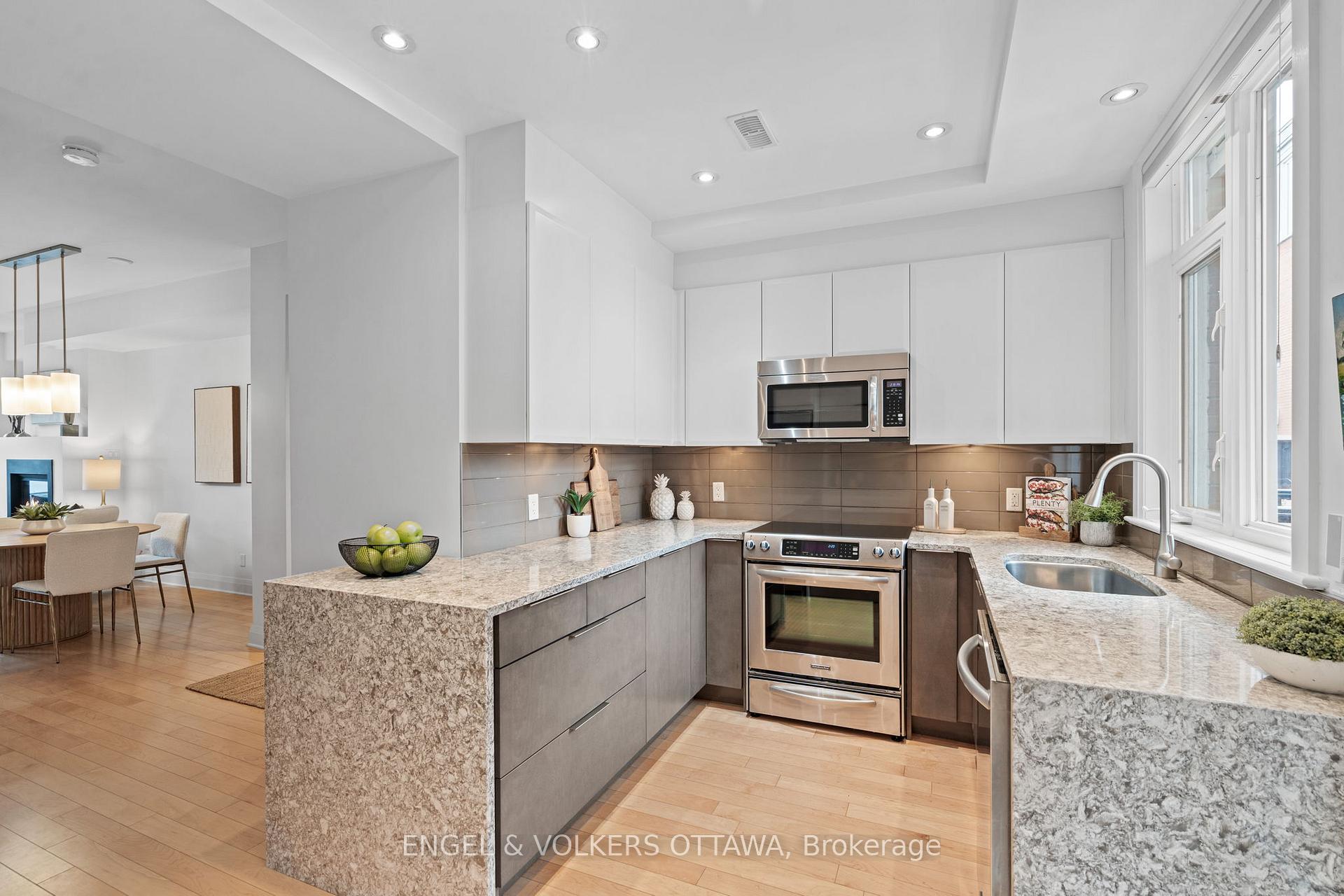 Photo 4 of 453 Edison Avenue, Ottawa, McKellar/Highland — HOMEH