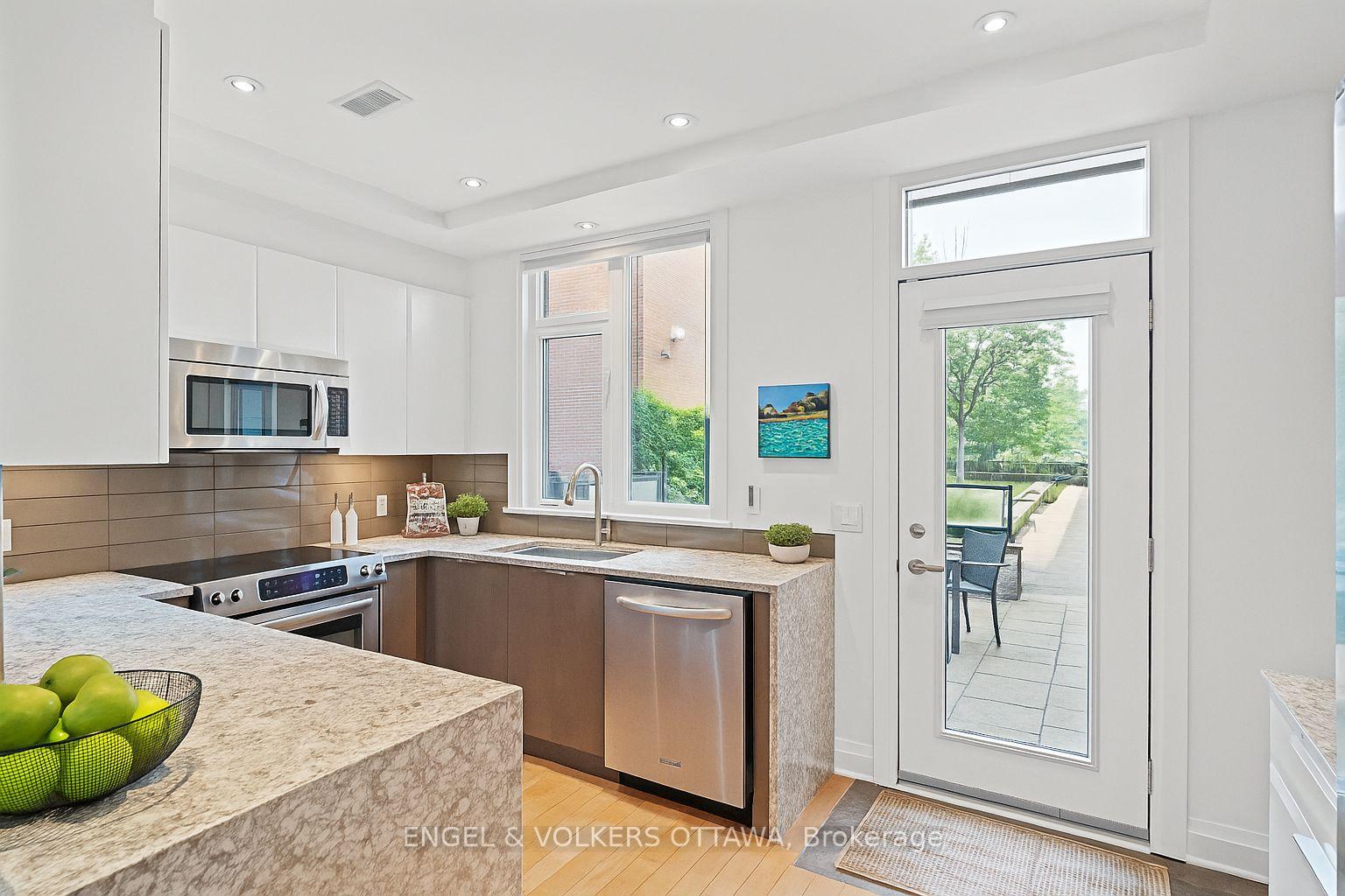 Photo 3 of 453 Edison Avenue, Ottawa, McKellar/Highland — HOMEH