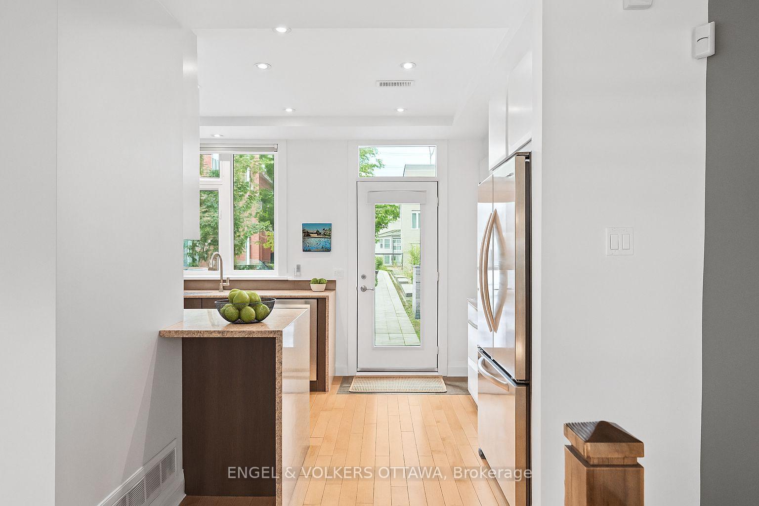 Photo 7 of 453 Edison Avenue, Ottawa, McKellar/Highland — HOMEH