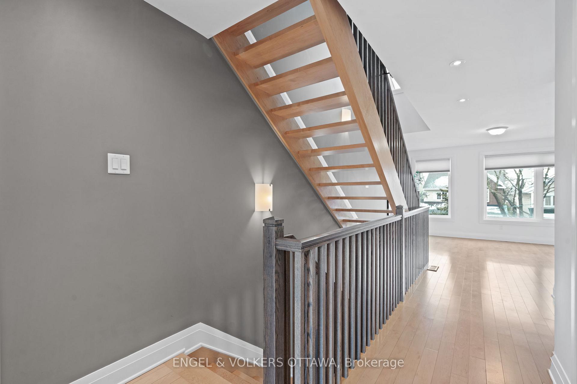 Photo 18 of 453 Edison Avenue, Ottawa, McKellar/Highland — HOMEH