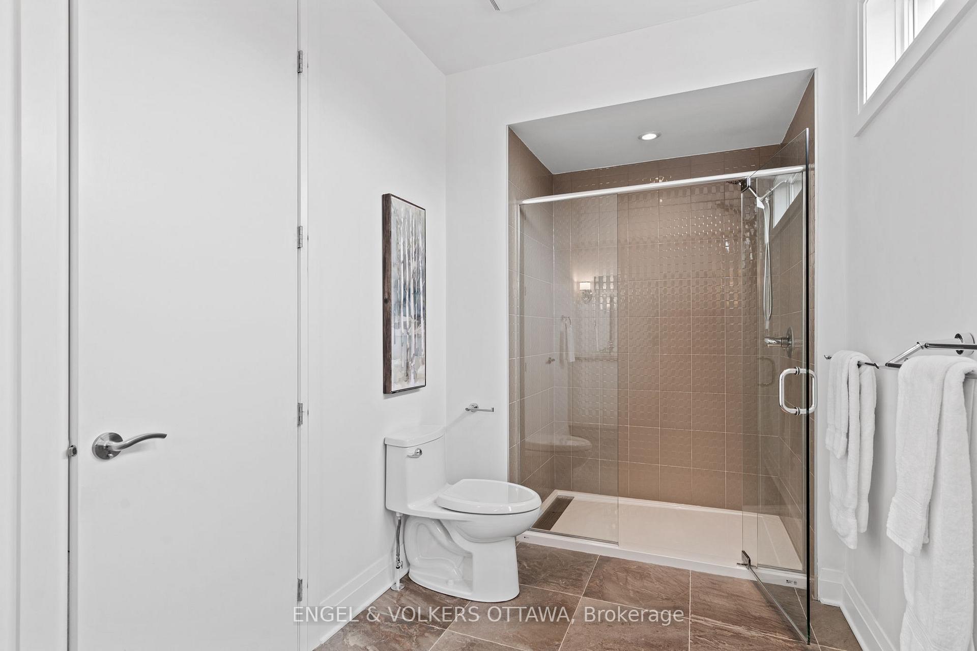 Photo 25 of 453 Edison Avenue, Ottawa, McKellar/Highland — HOMEH