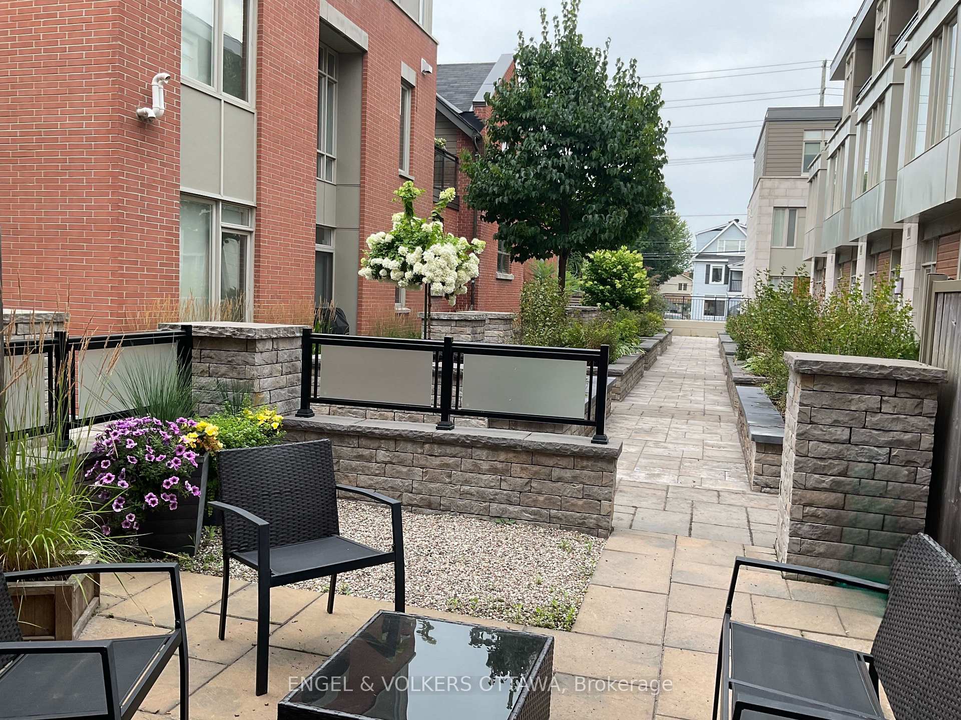 Photo 34 of 453 Edison Avenue, Ottawa, McKellar/Highland — HOMEH
