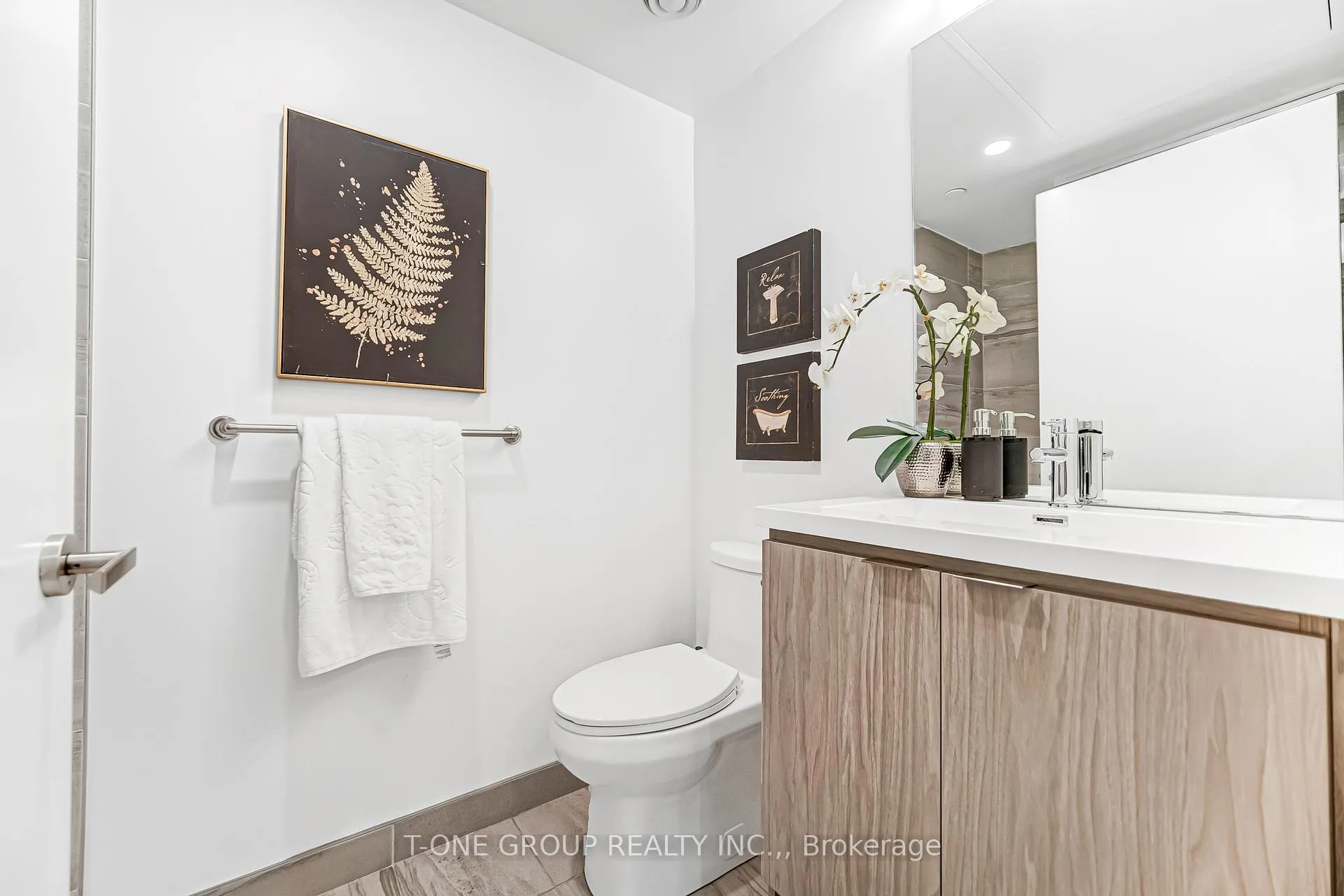 Photo 10 of Unit 3616, 55 Cooper Street, Toronto, Waterfront Communities — HOMEH