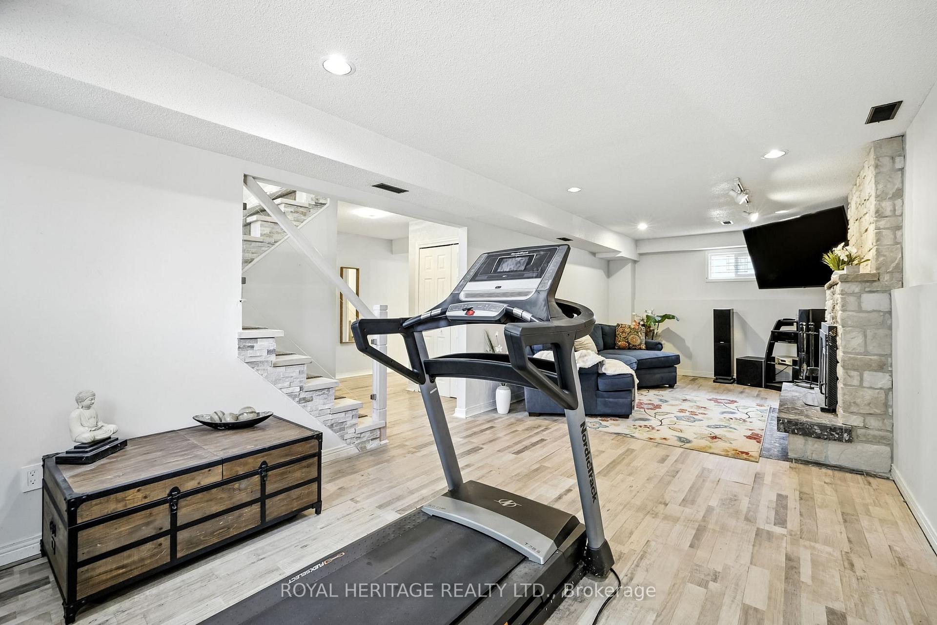 Photo 21 of 85 Pinedale Crescent, Clarington, Courtice — HOMEH
