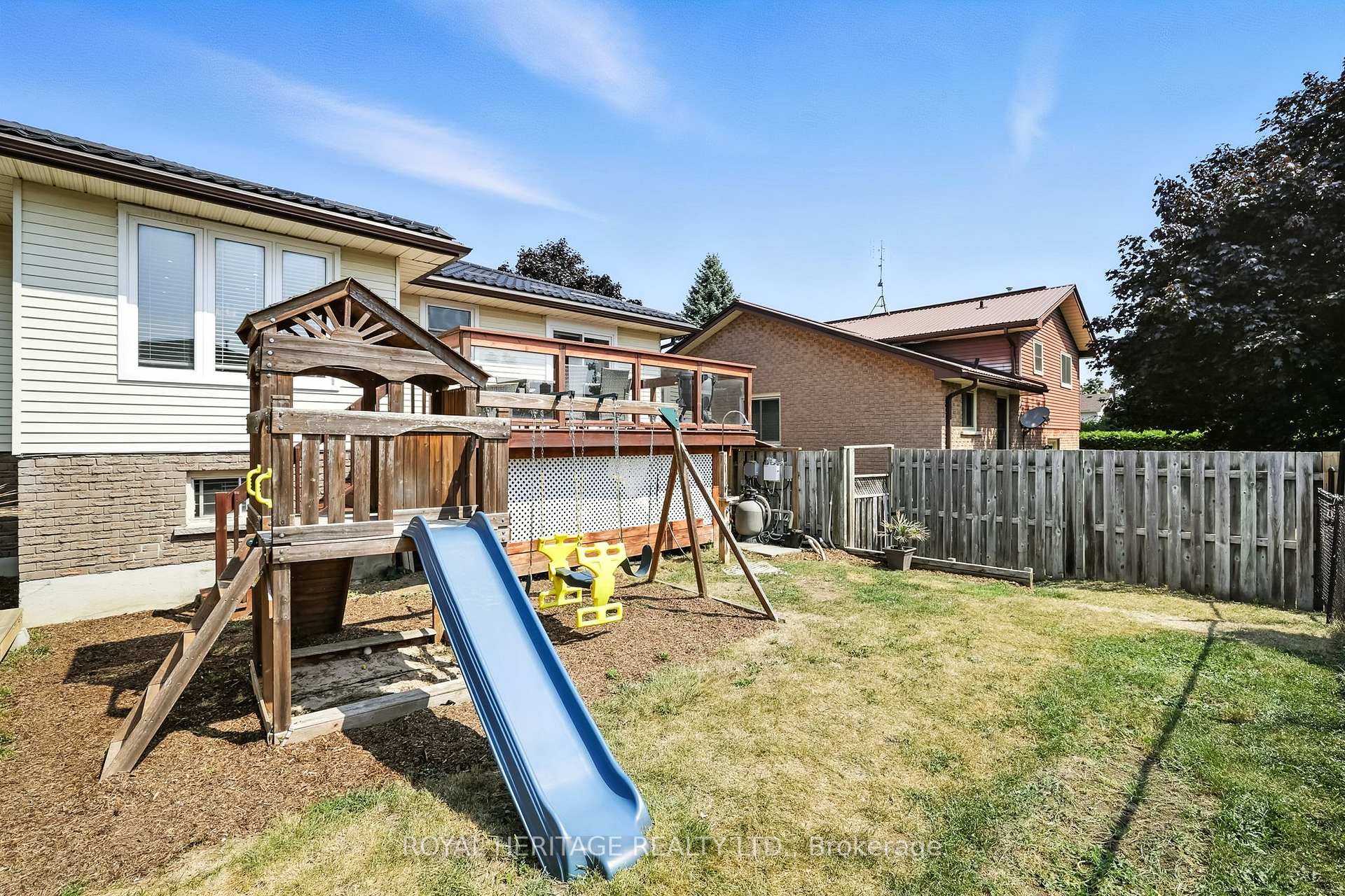 Photo 57 of 85 Pinedale Crescent, Clarington, Courtice — HOMEH