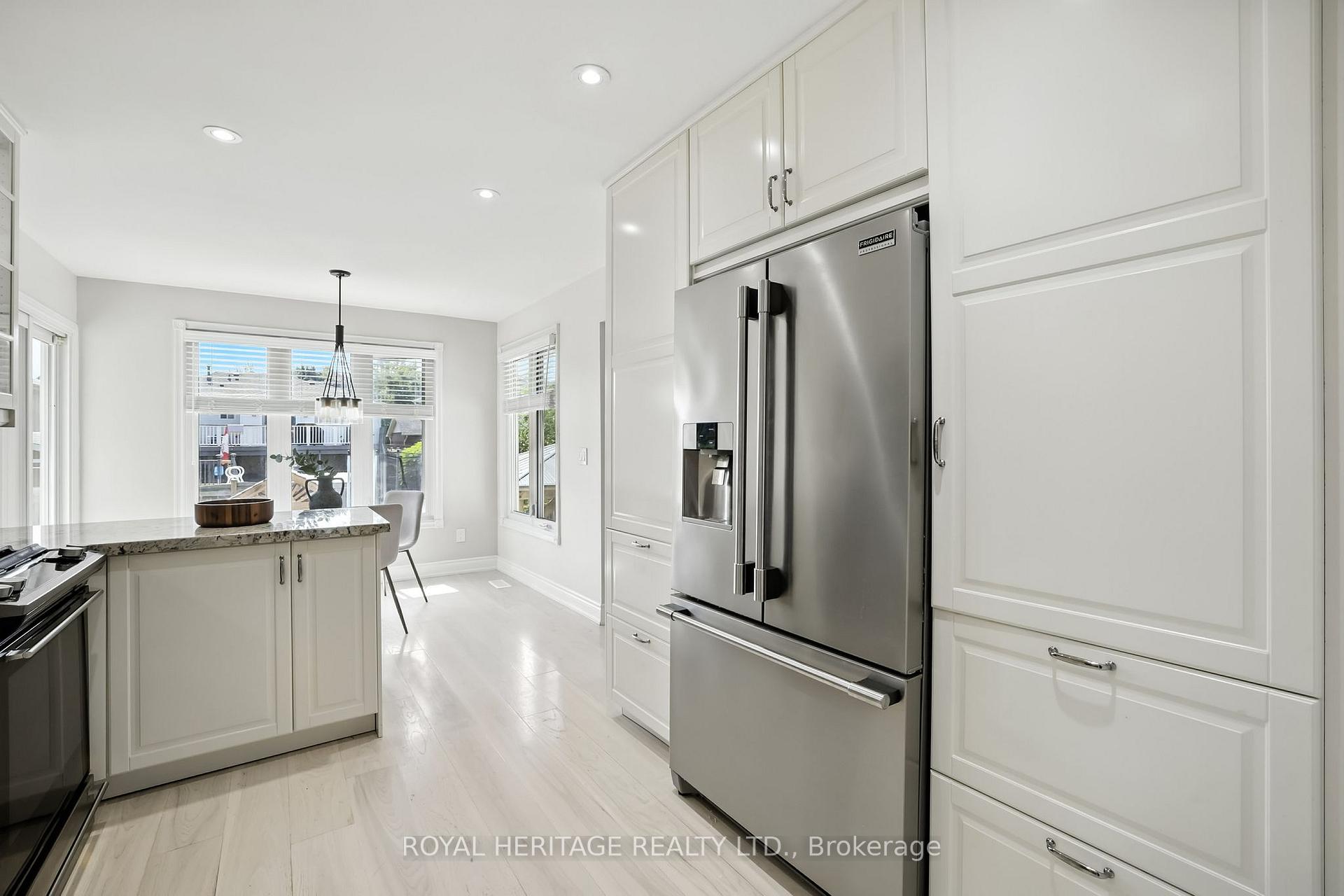 Photo 25 of 85 Pinedale Crescent, Clarington, Courtice — HOMEH