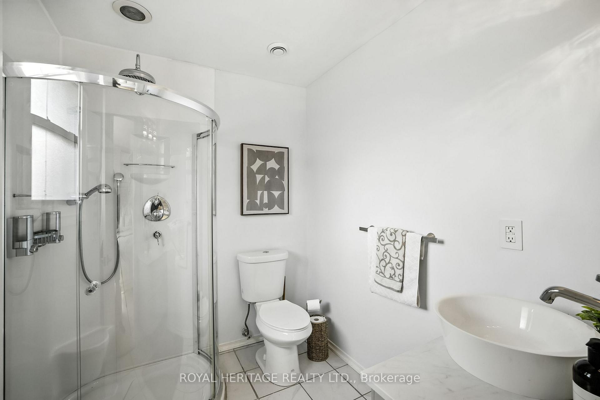 Photo 33 of 85 Pinedale Crescent, Clarington, Courtice — HOMEH