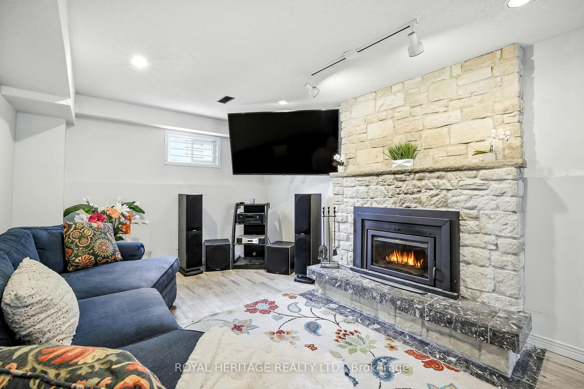 Photo 39 of 85 Pinedale Crescent, Clarington, Courtice — HOMEH
