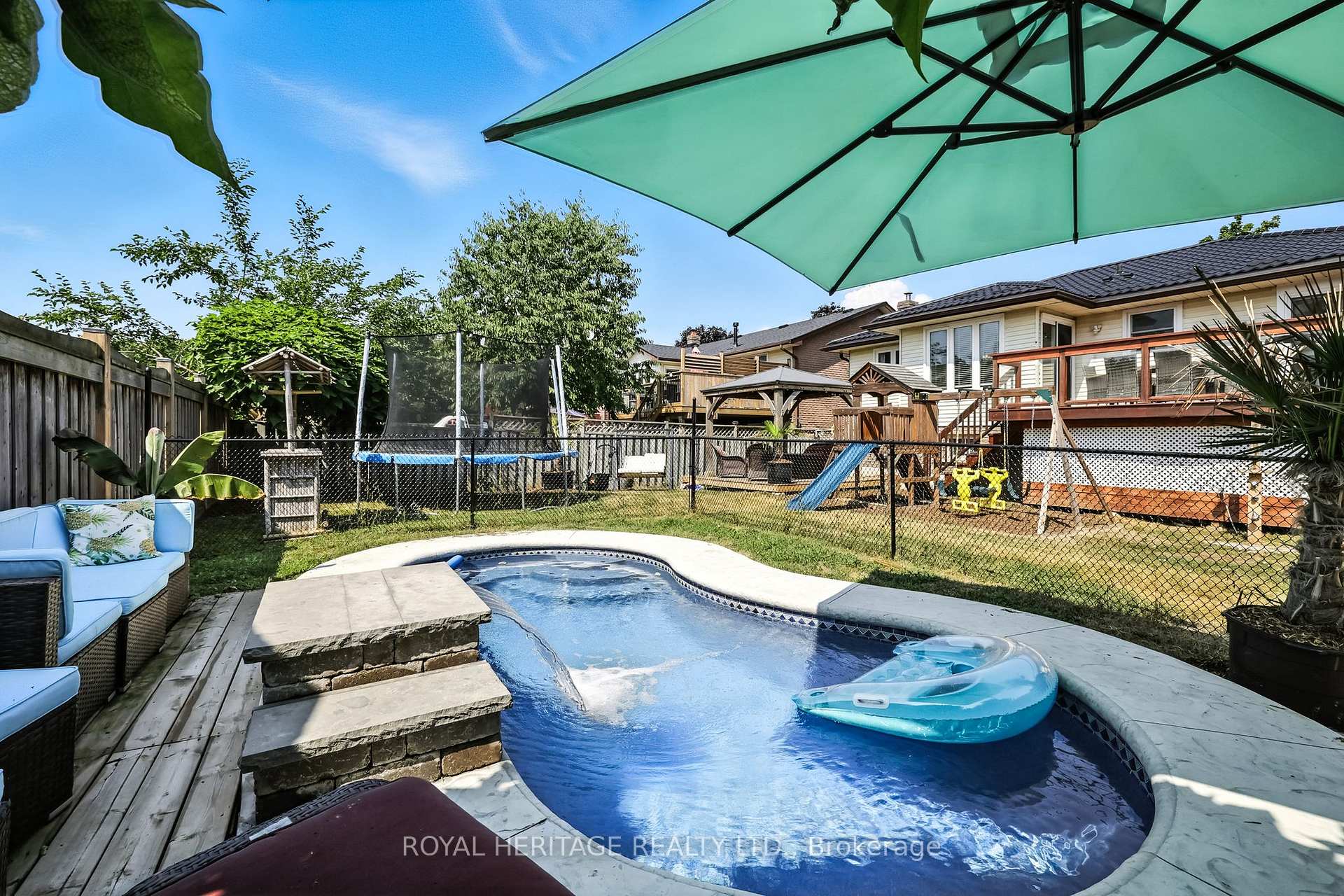 Photo 45 of 85 Pinedale Crescent, Clarington, Courtice — HOMEH