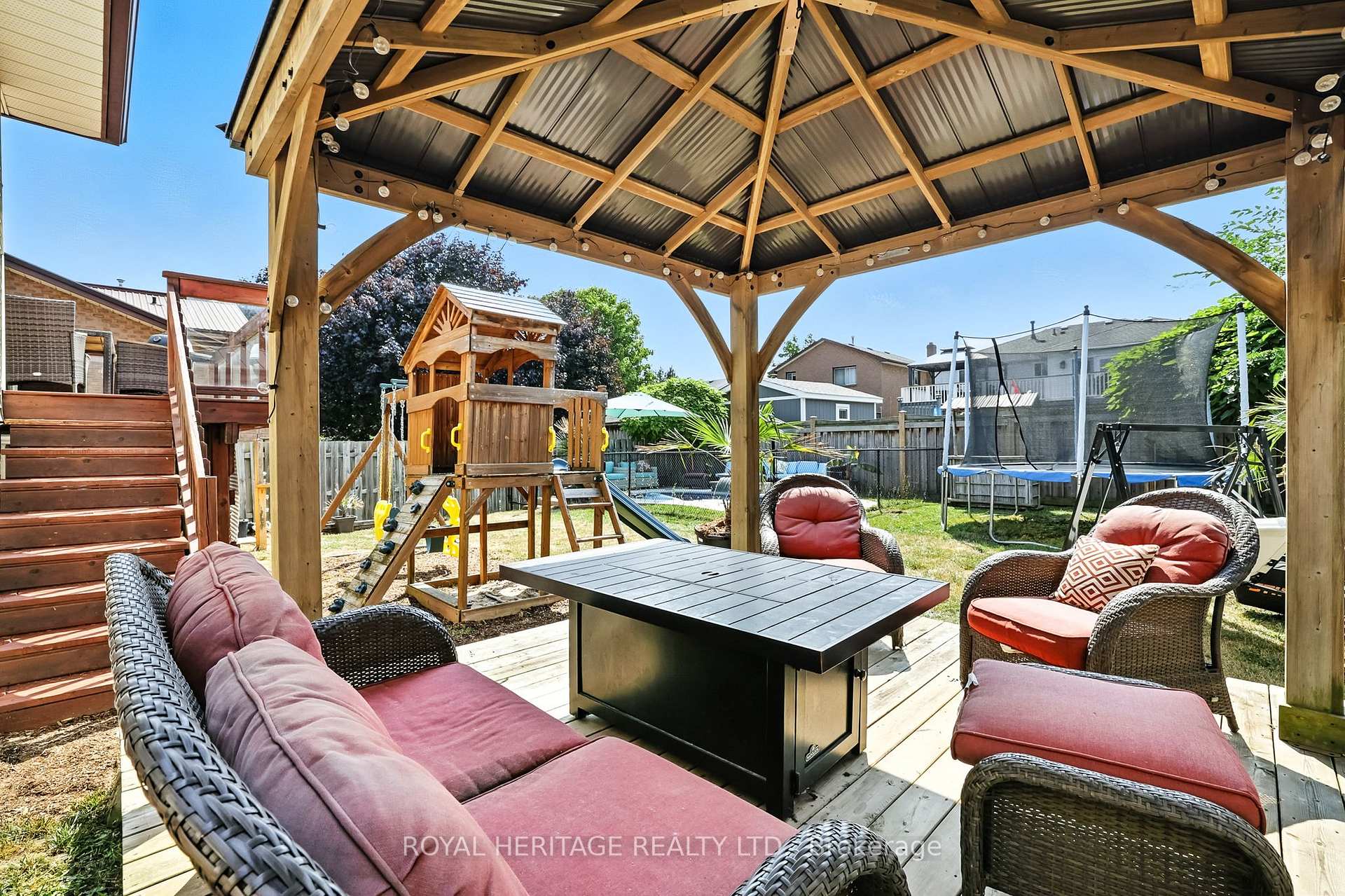 Photo 47 of 85 Pinedale Crescent, Clarington, Courtice — HOMEH