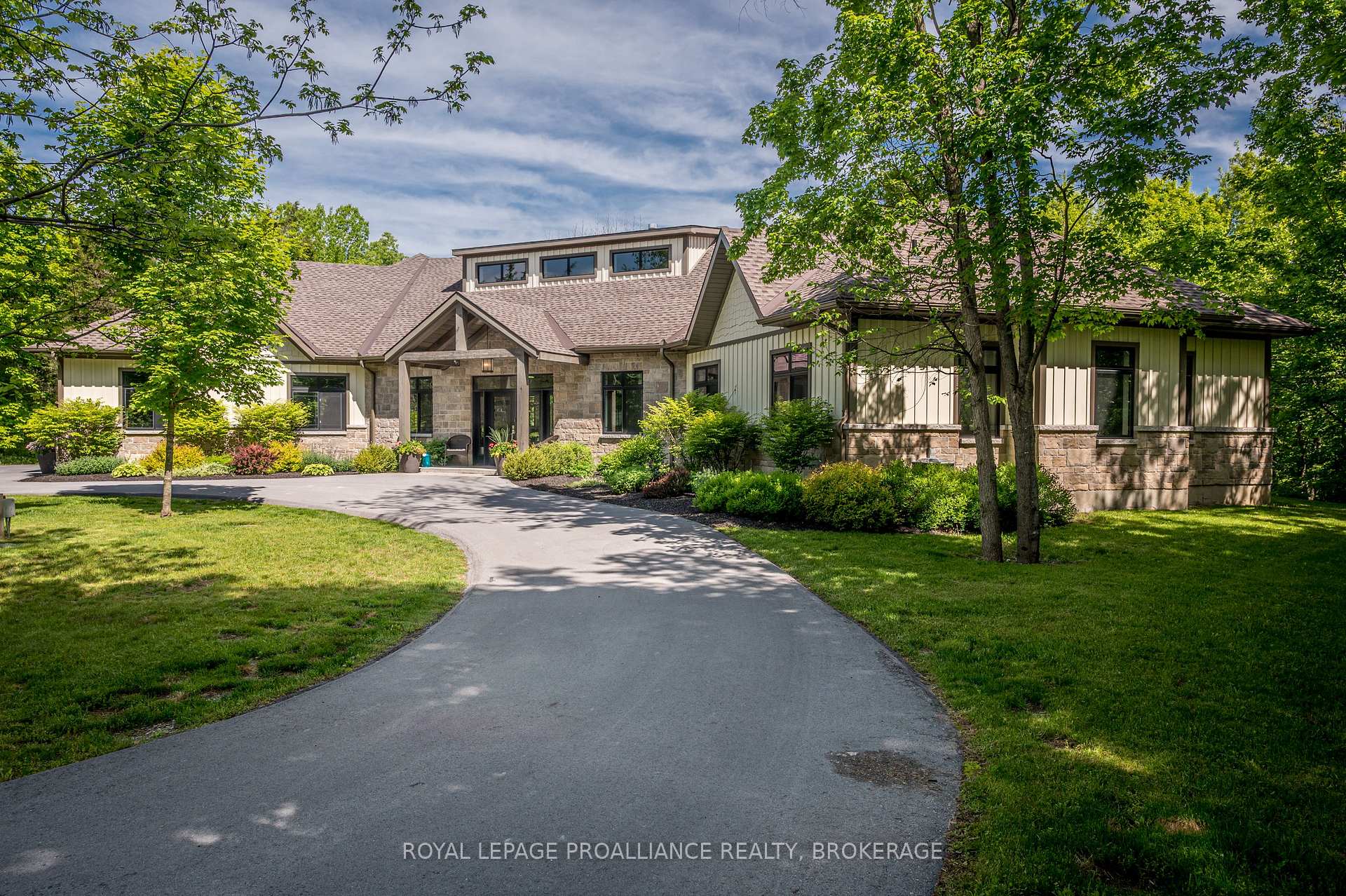 Photo 2 of Unit 15, 1096 Applewood Lane, Frontenac, Frontenac South — HOMEH
