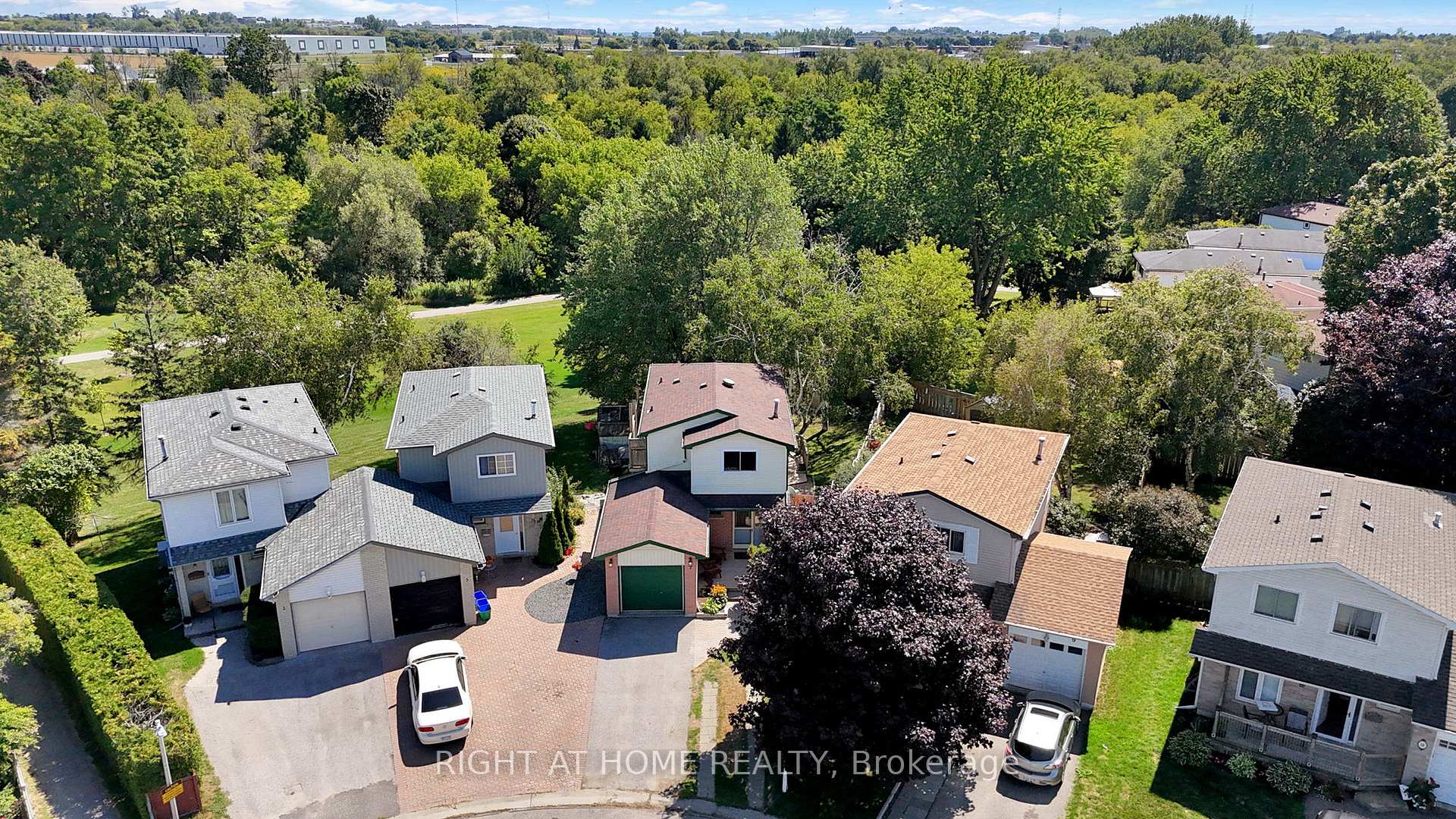 Photo 24 of 7 Hailey Court, Clarington, Bowmanville — HOMEH
