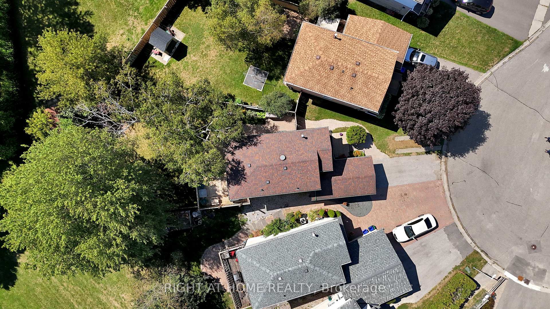 Photo 25 of 7 Hailey Court, Clarington, Bowmanville — HOMEH