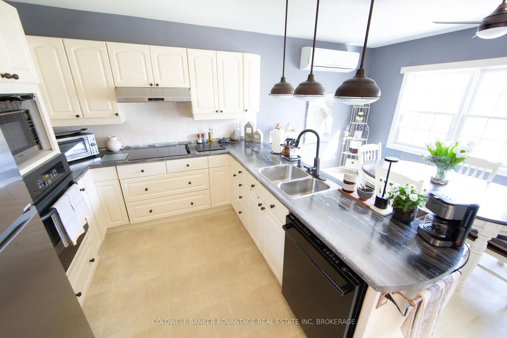 Photo 18 of 123 Parkway, Welland, Prince Charles — HOMEH