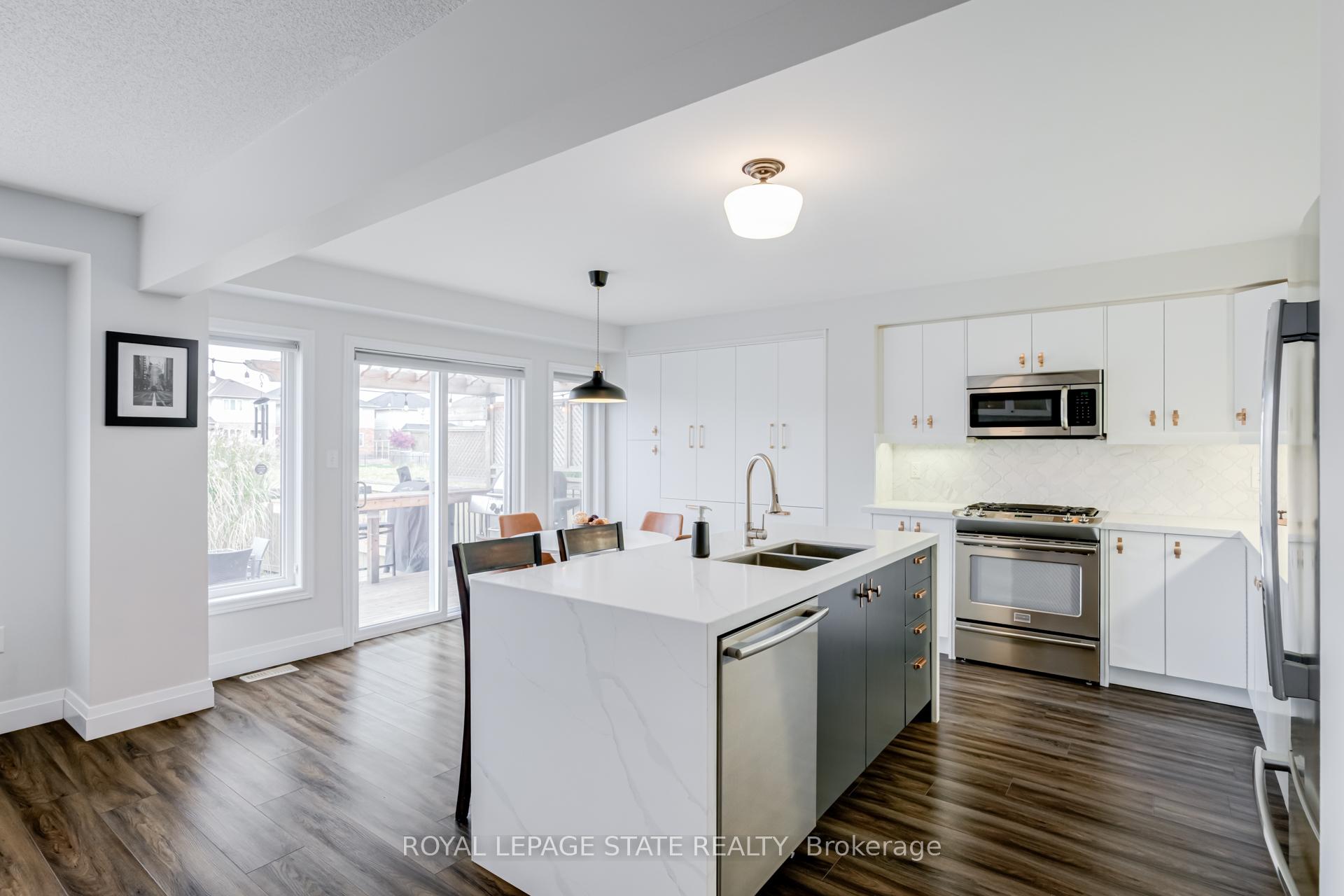 Photo 13 of 36 Irwin Avenue, Hamilton, Meadowlands — HOMEH
