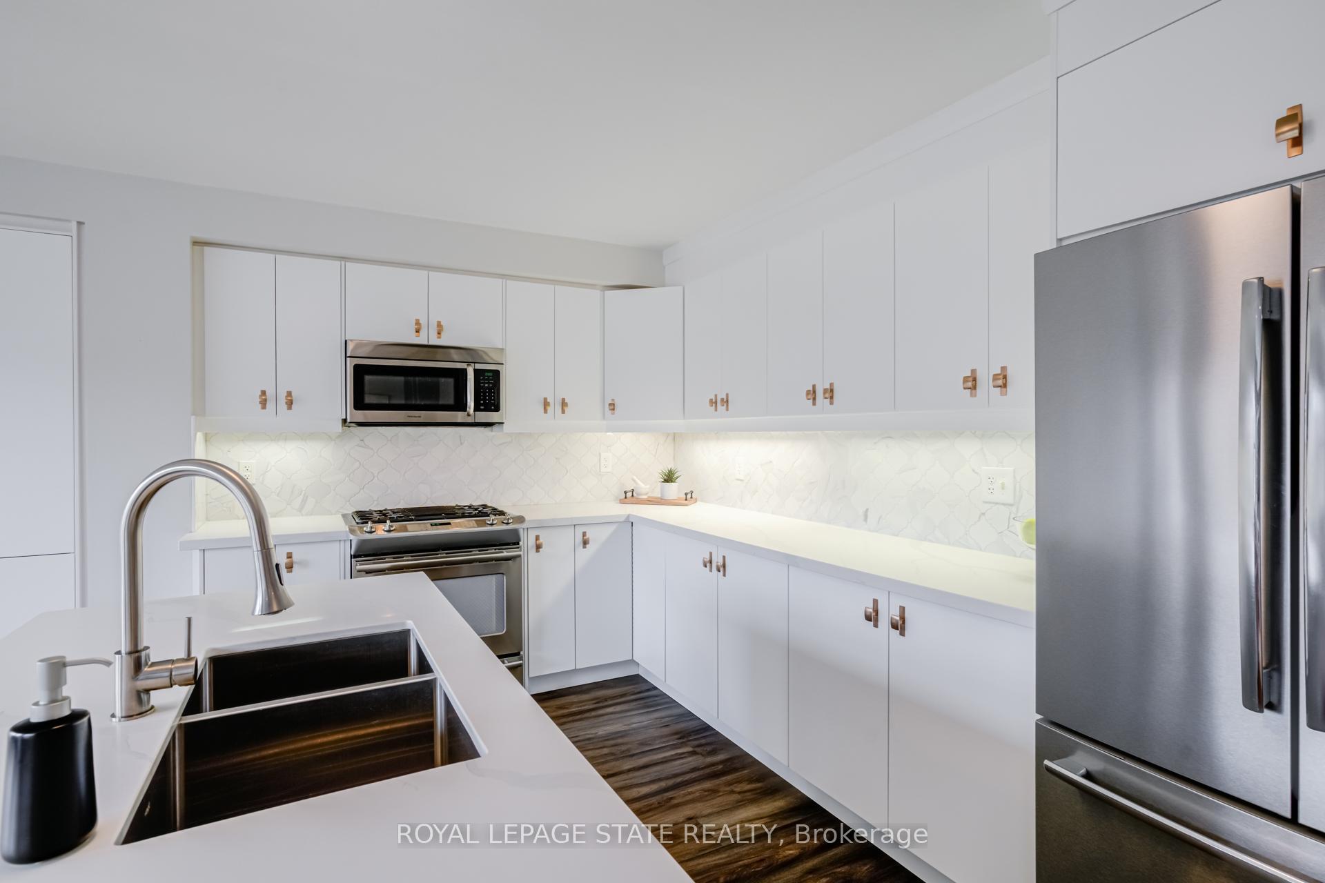 Photo 14 of 36 Irwin Avenue, Hamilton, Meadowlands — HOMEH