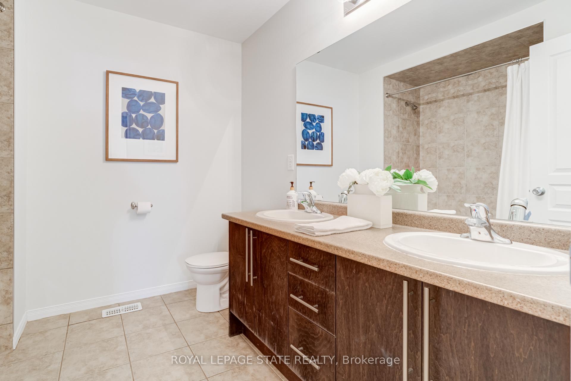 Photo 33 of 36 Irwin Avenue, Hamilton, Meadowlands — HOMEH