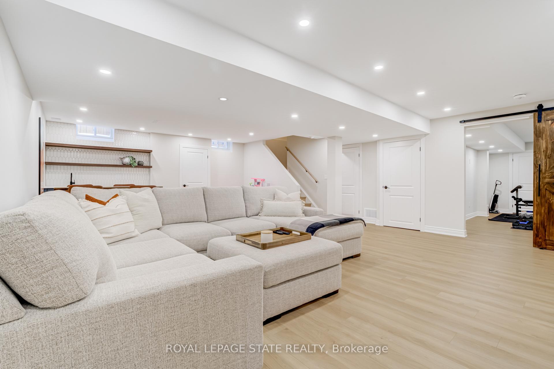 Photo 38 of 36 Irwin Avenue, Hamilton, Meadowlands — HOMEH