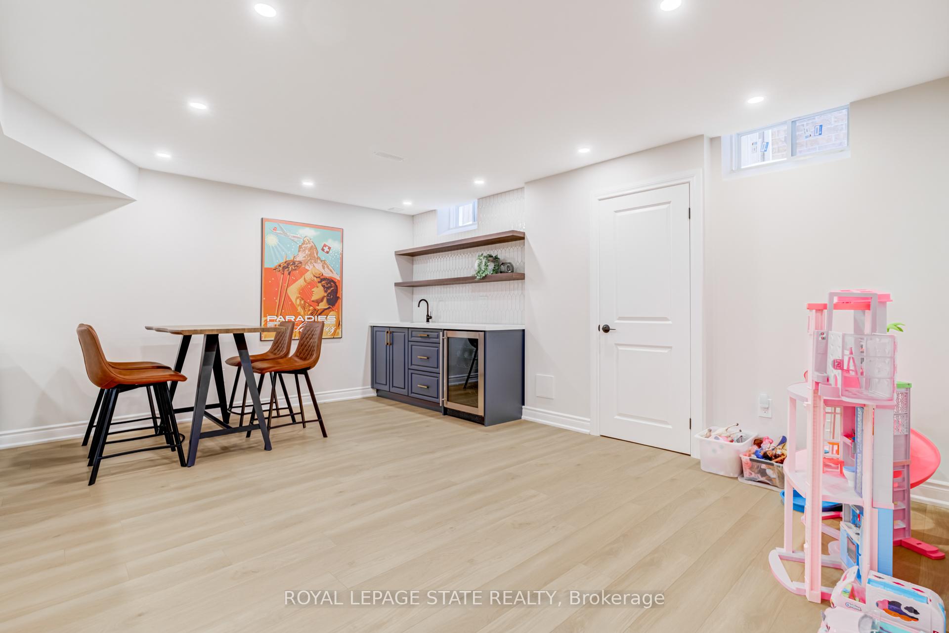 Photo 41 of 36 Irwin Avenue, Hamilton, Meadowlands — HOMEH