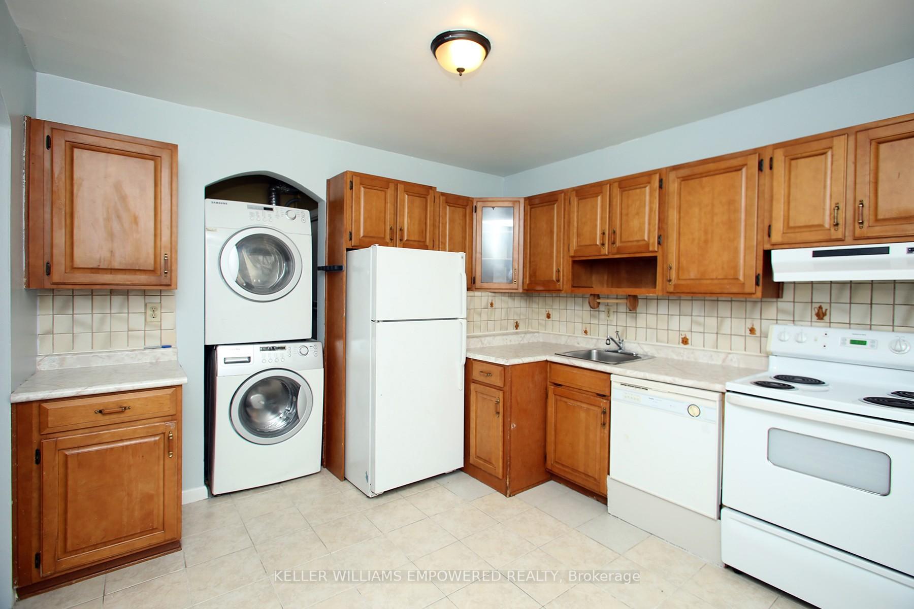 Photo 4 of 5 Tulloch Drive, Ajax, South East — HOMEH