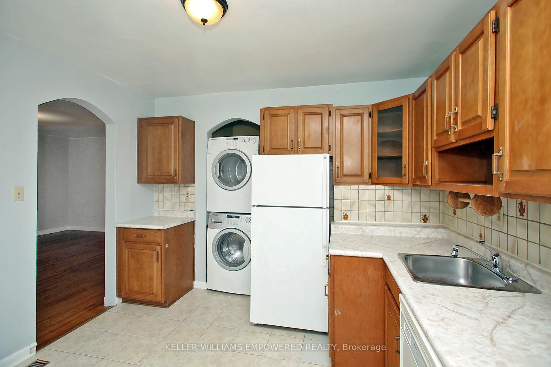 Photo 7 of 5 Tulloch Drive, Ajax, South East — HOMEH