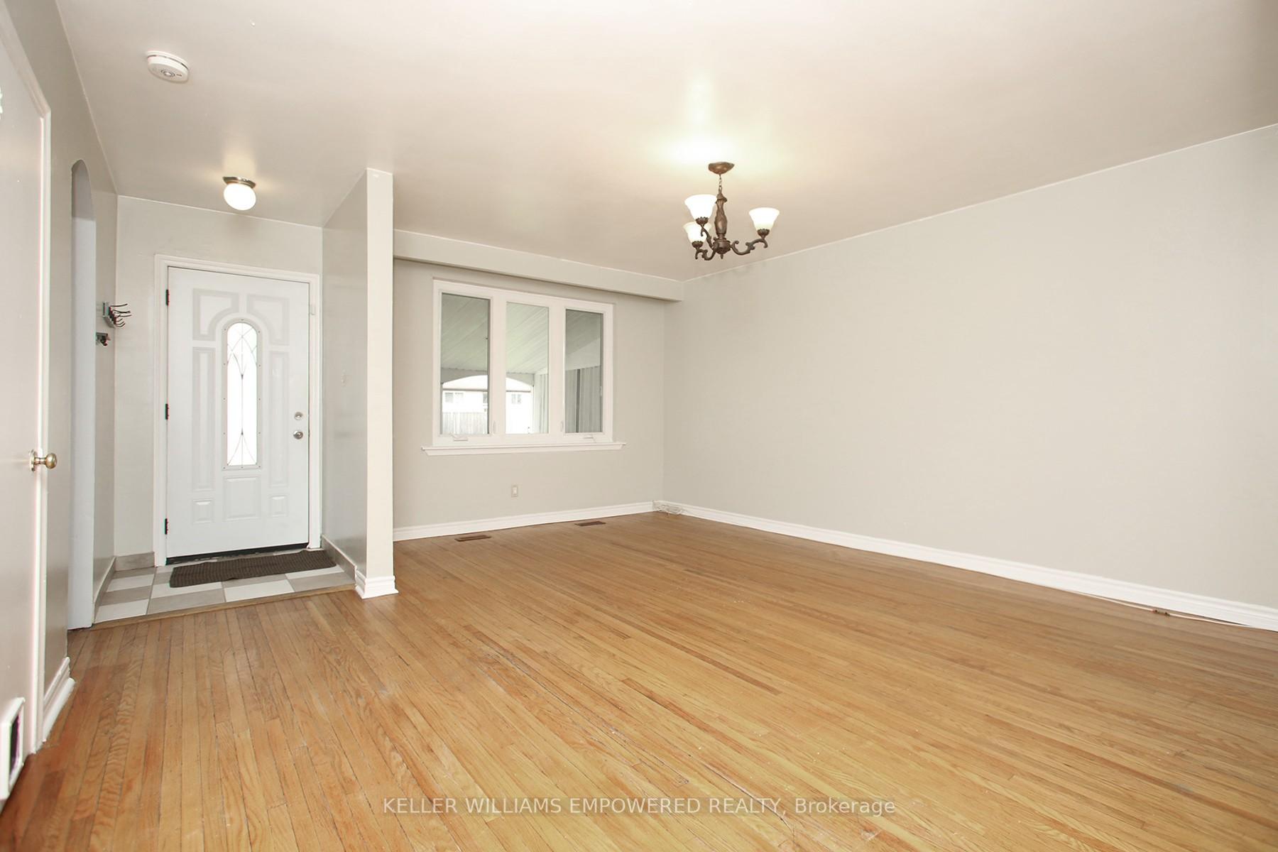 Photo 8 of 5 Tulloch Drive, Ajax, South East — HOMEH