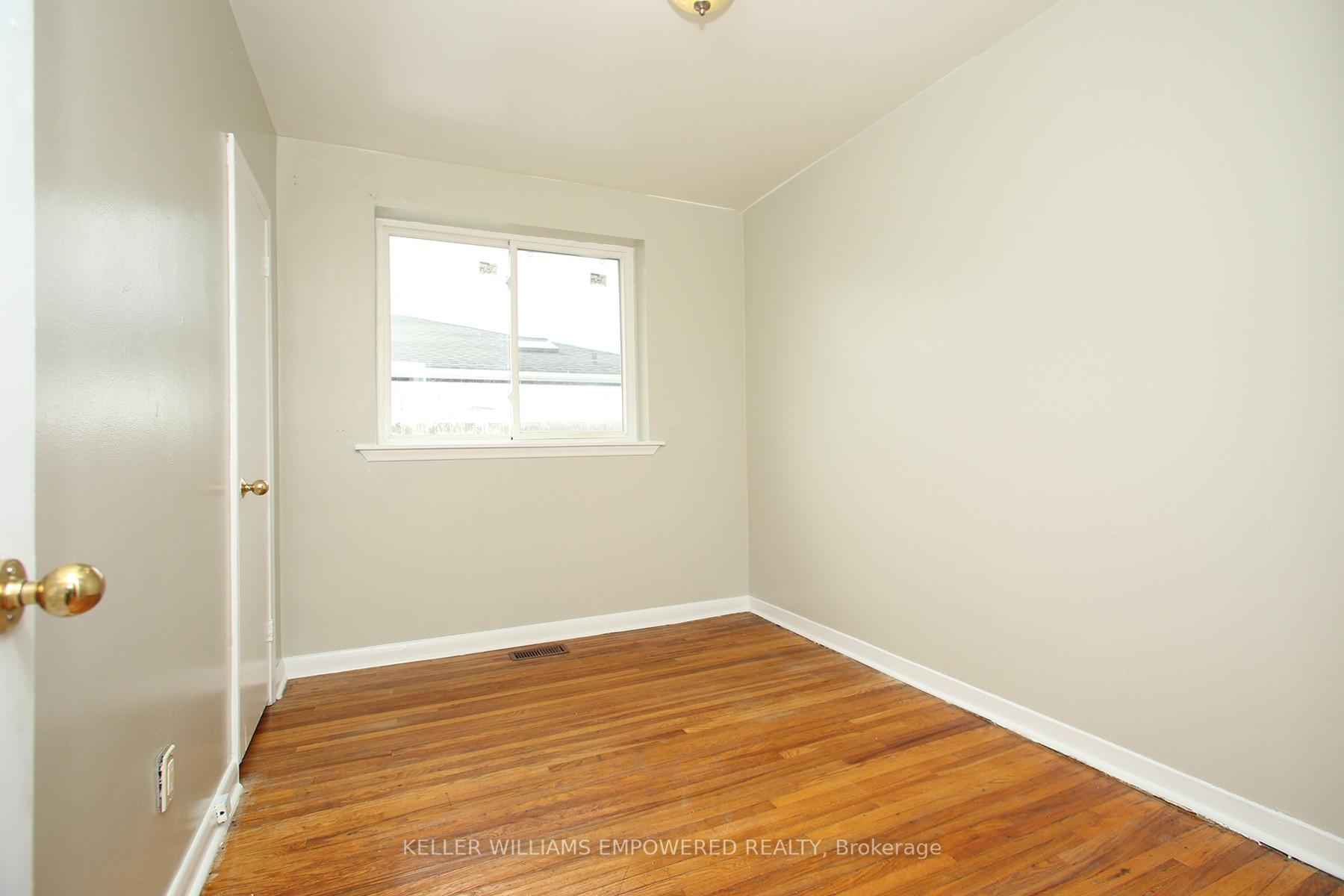 Photo 14 of 5 Tulloch Drive, Ajax, South East — HOMEH