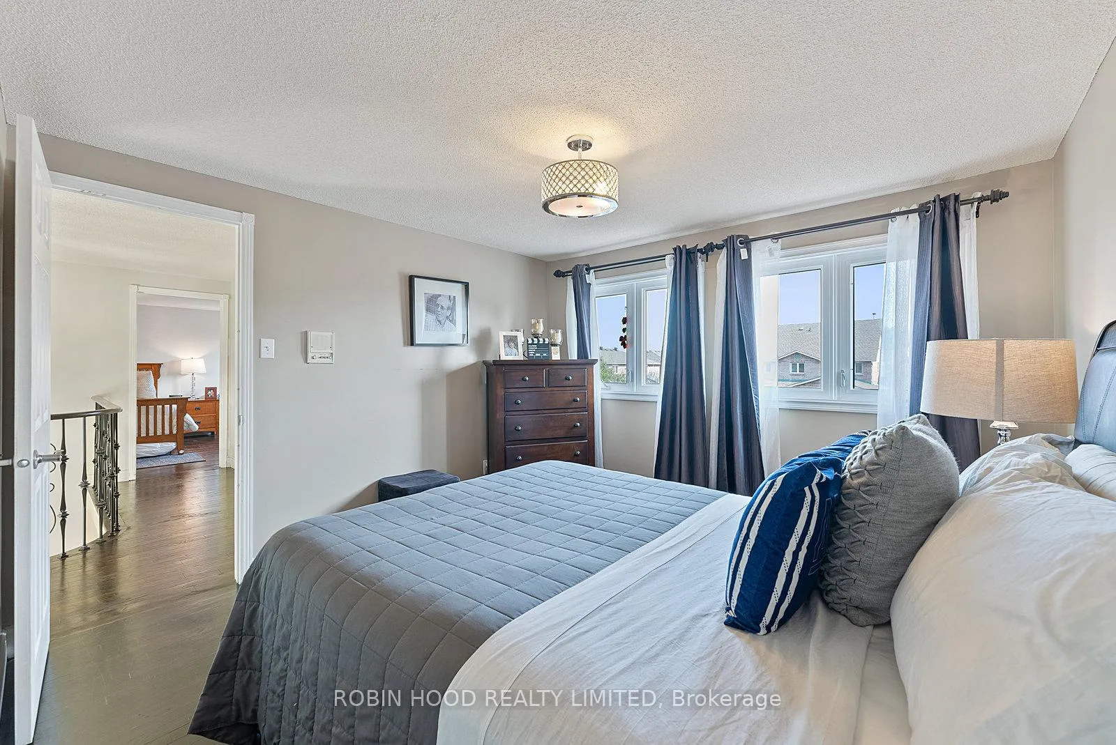 Photo 19 of 22 Strangway Court, Brampton, Heart Lake West — HOMEH