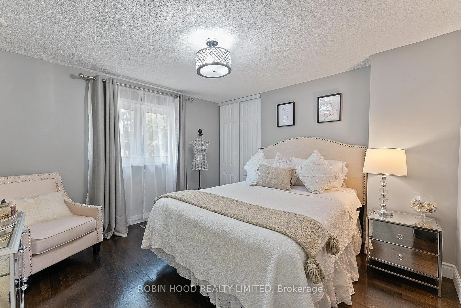 Photo 23 of 22 Strangway Court, Brampton, Heart Lake West — HOMEH