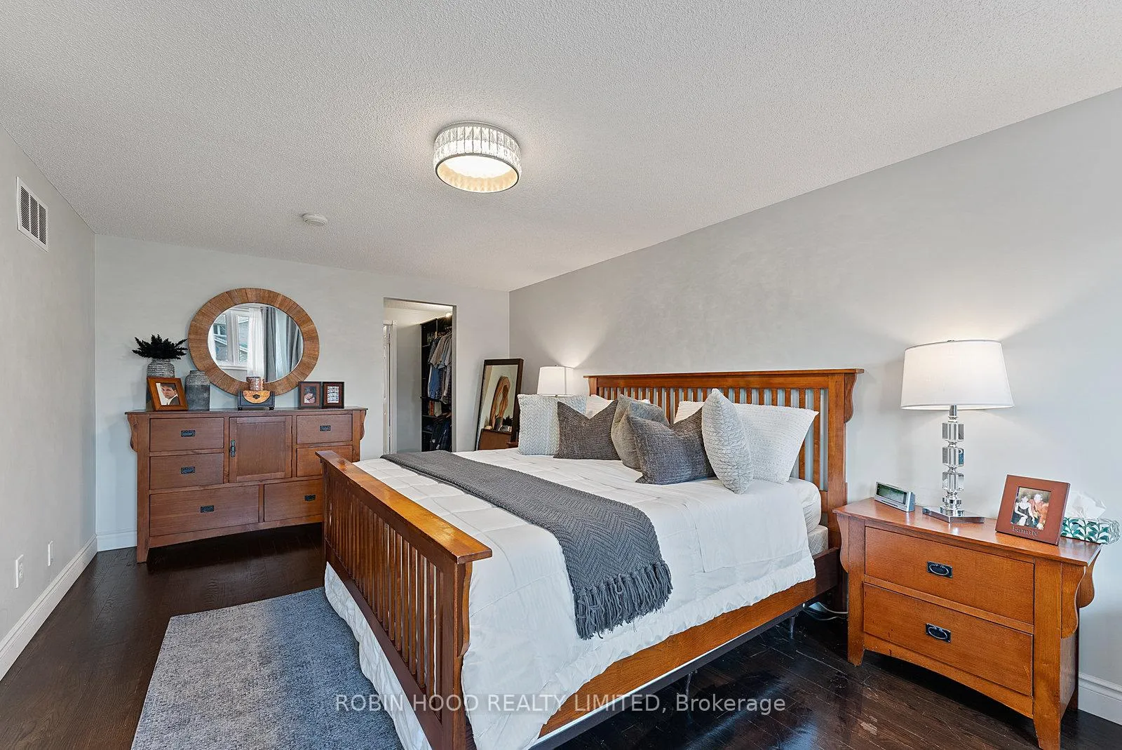 Photo 25 of 22 Strangway Court, Brampton, Heart Lake West — HOMEH