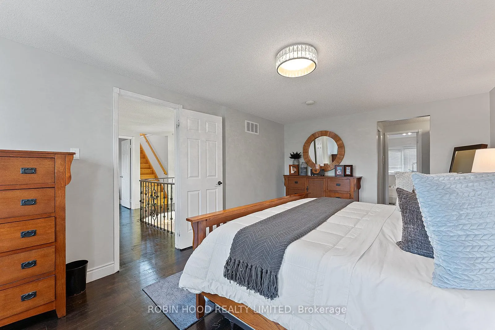 Photo 26 of 22 Strangway Court, Brampton, Heart Lake West — HOMEH