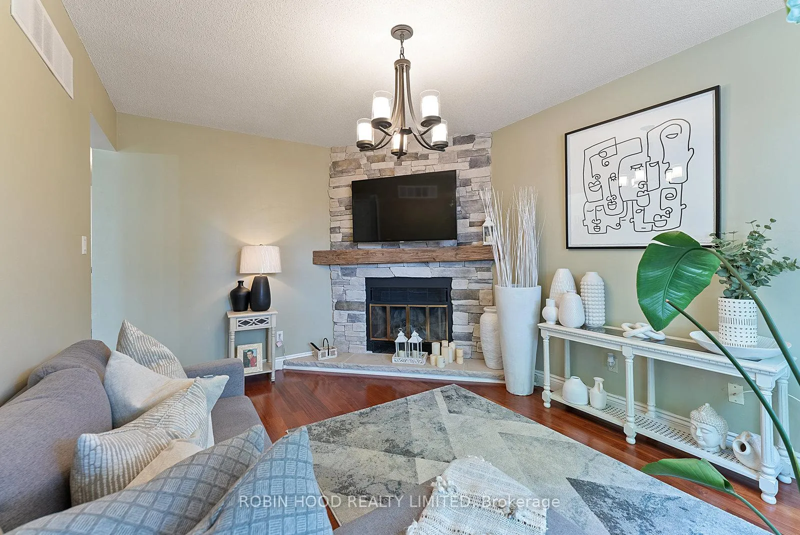 Photo 31 of 22 Strangway Court, Brampton, Heart Lake West — HOMEH