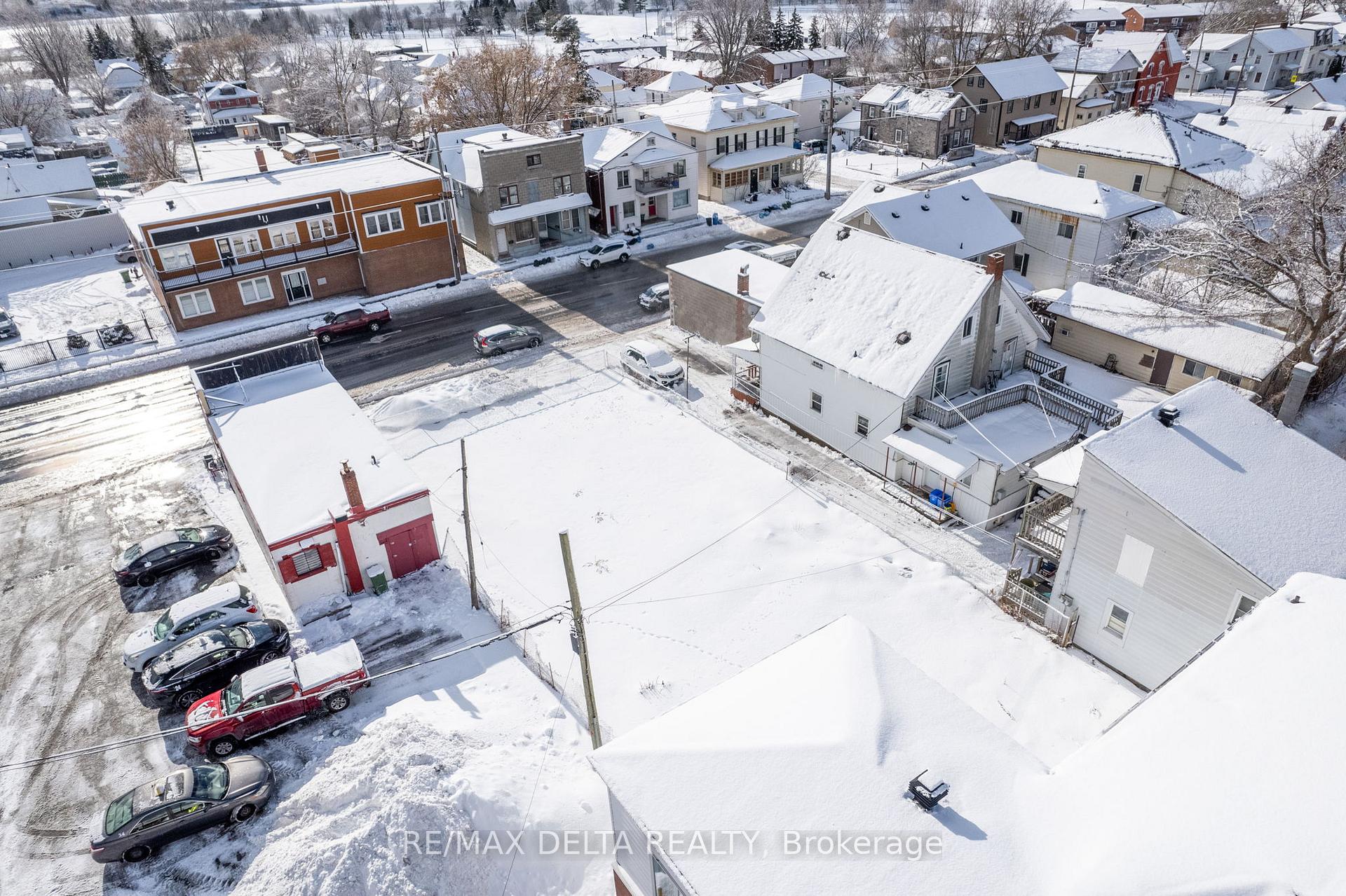 Photo 4 of 439 Water Street E, Cornwall — HOMEH