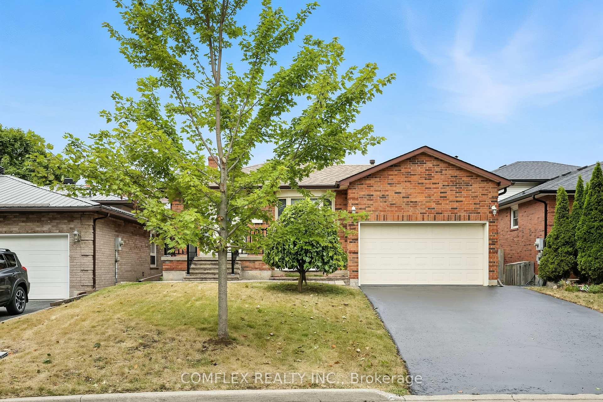Photo 2 of 38 Barley Mill Crescent, Clarington, Bowmanville — HOMEH