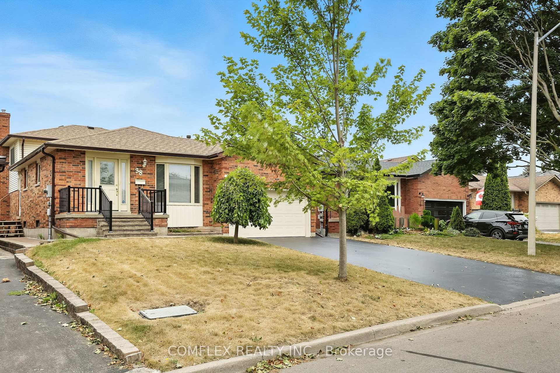 Photo 4 of 38 Barley Mill Crescent, Clarington, Bowmanville — HOMEH